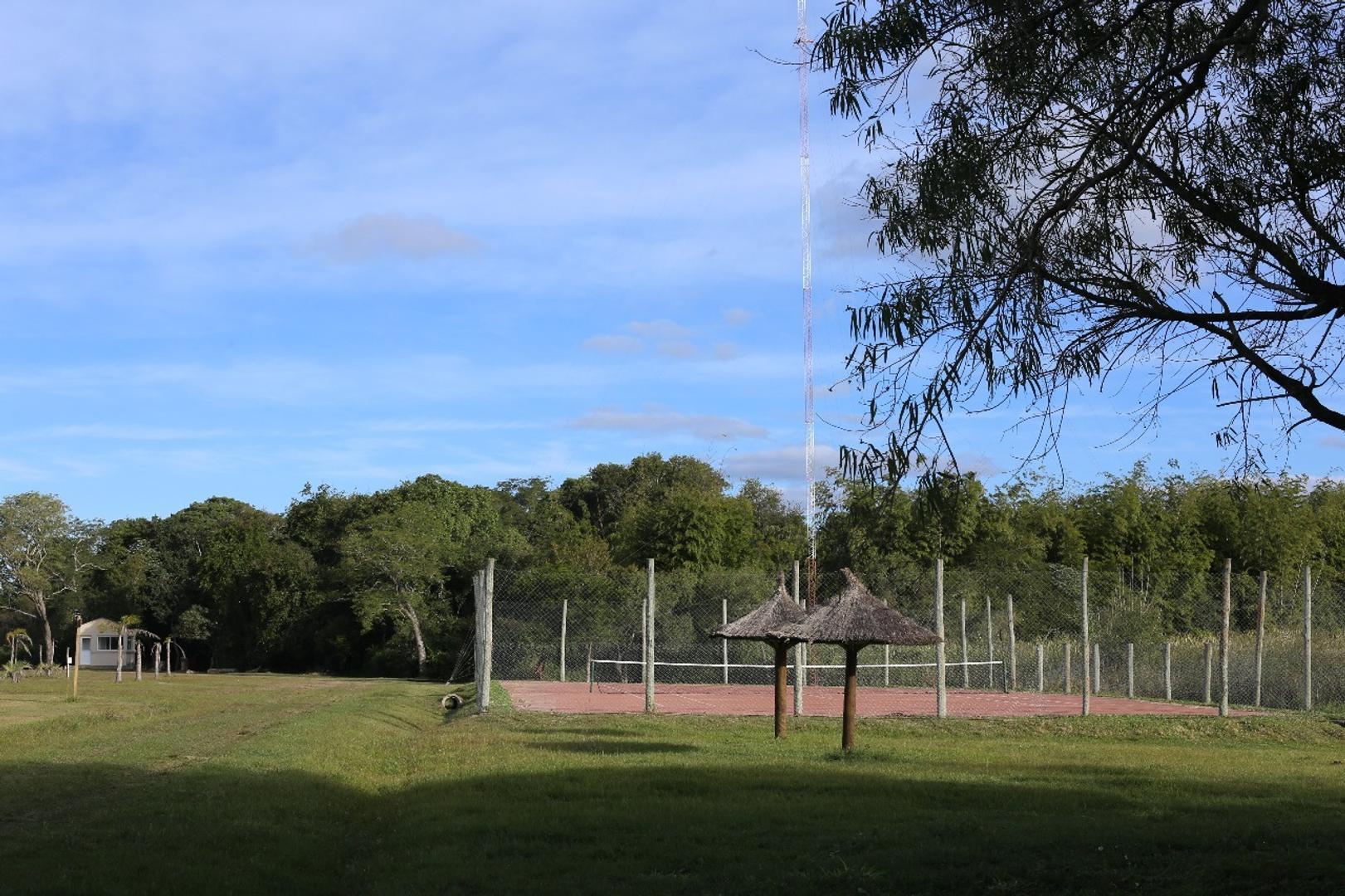 Club De Campo Dos Lunas sn