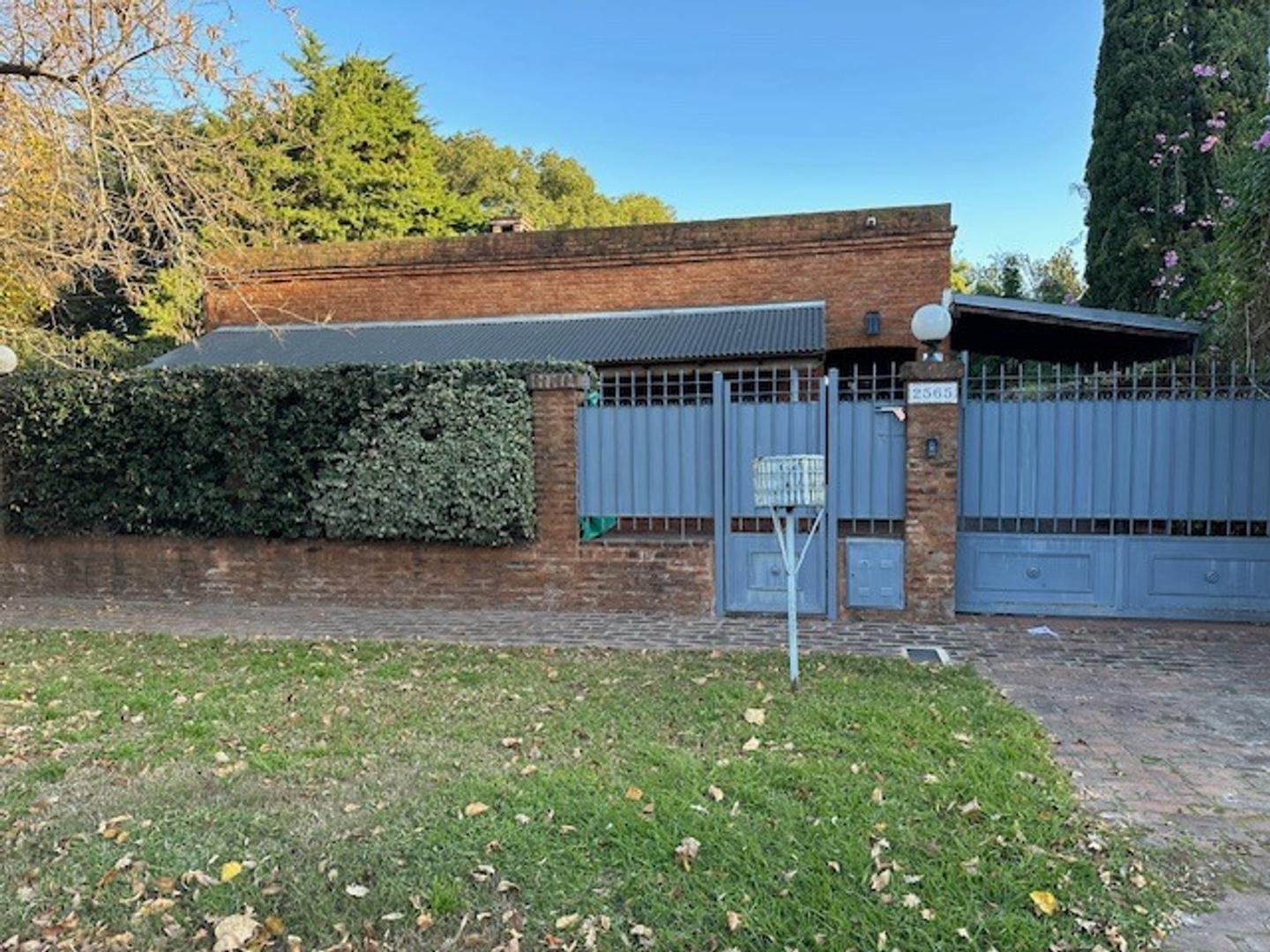 Casa 4 ambientes con 1 baño