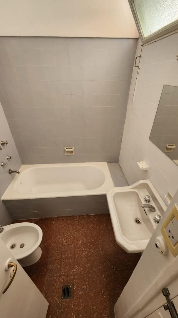 Oficina en Alquiler en Godoy Cruz, $ 600.000