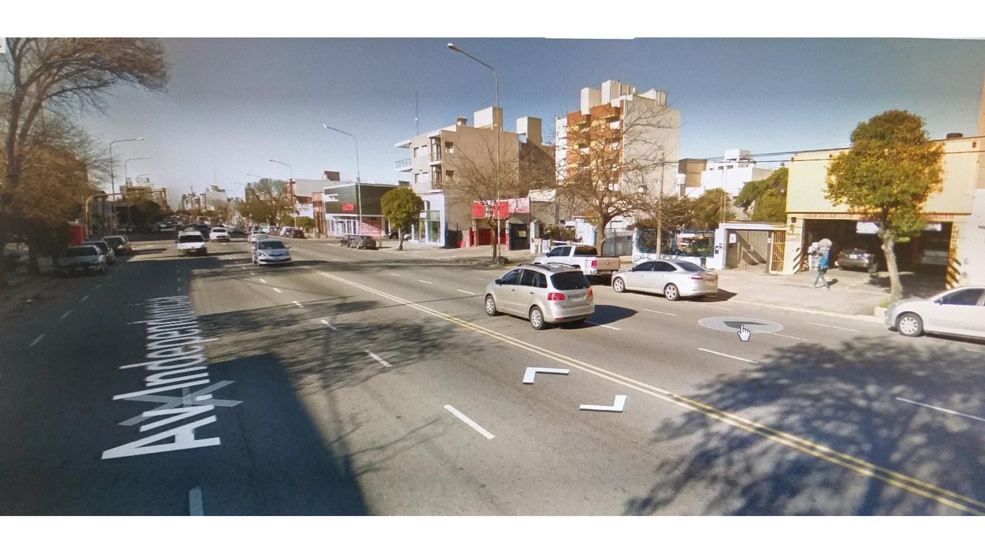 Av. Independencia 3800