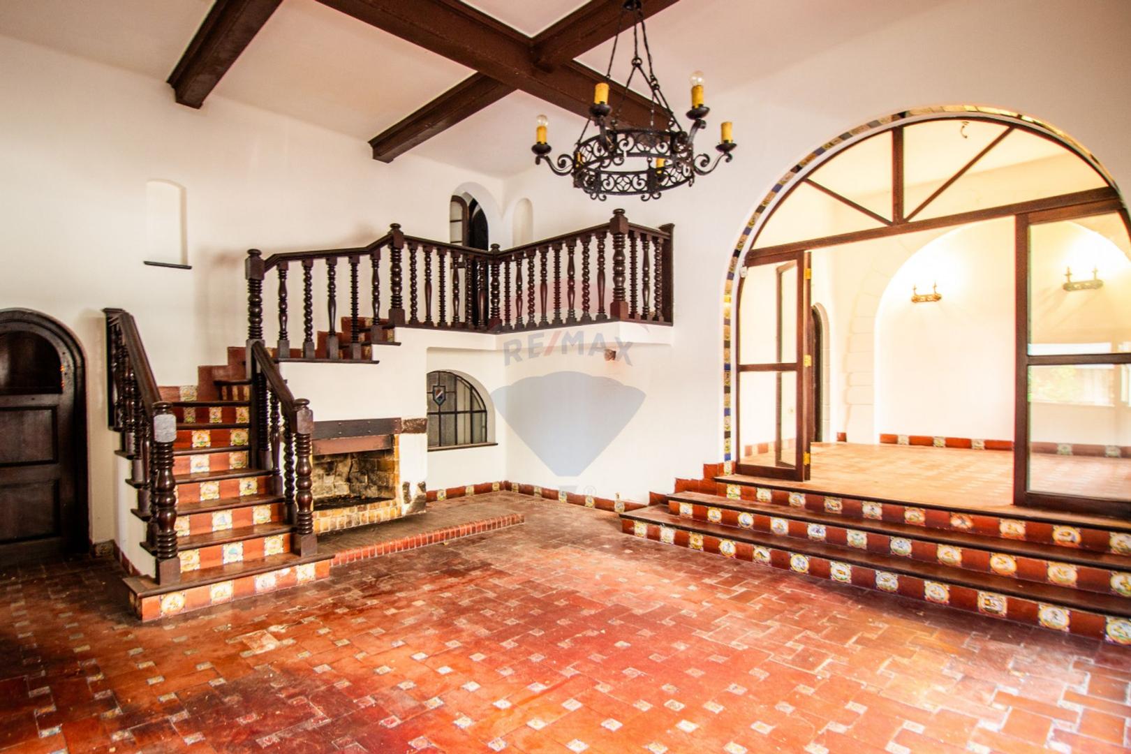 Casa 6 ambientes con 2 baños