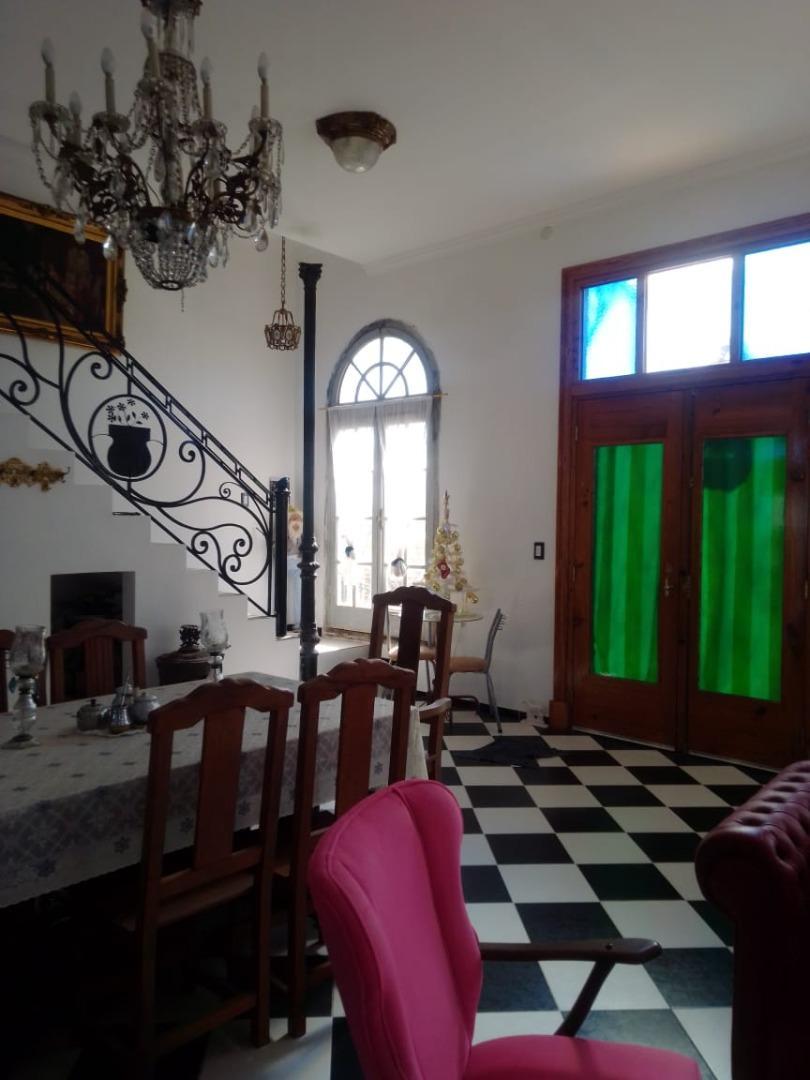 Casa 2 ambientes con 1 baño