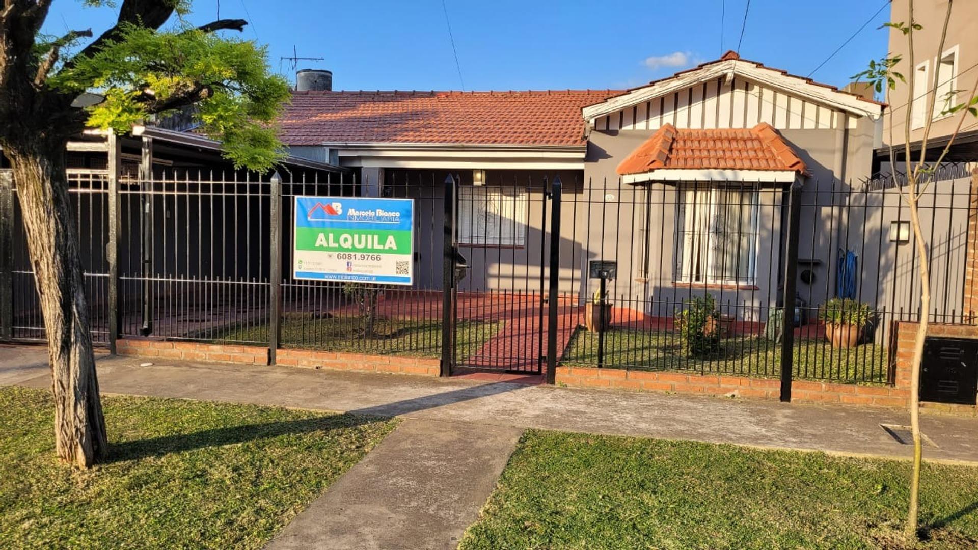 JOSE MARMOL muy buena casa en alquiler inmejorable ubicacion