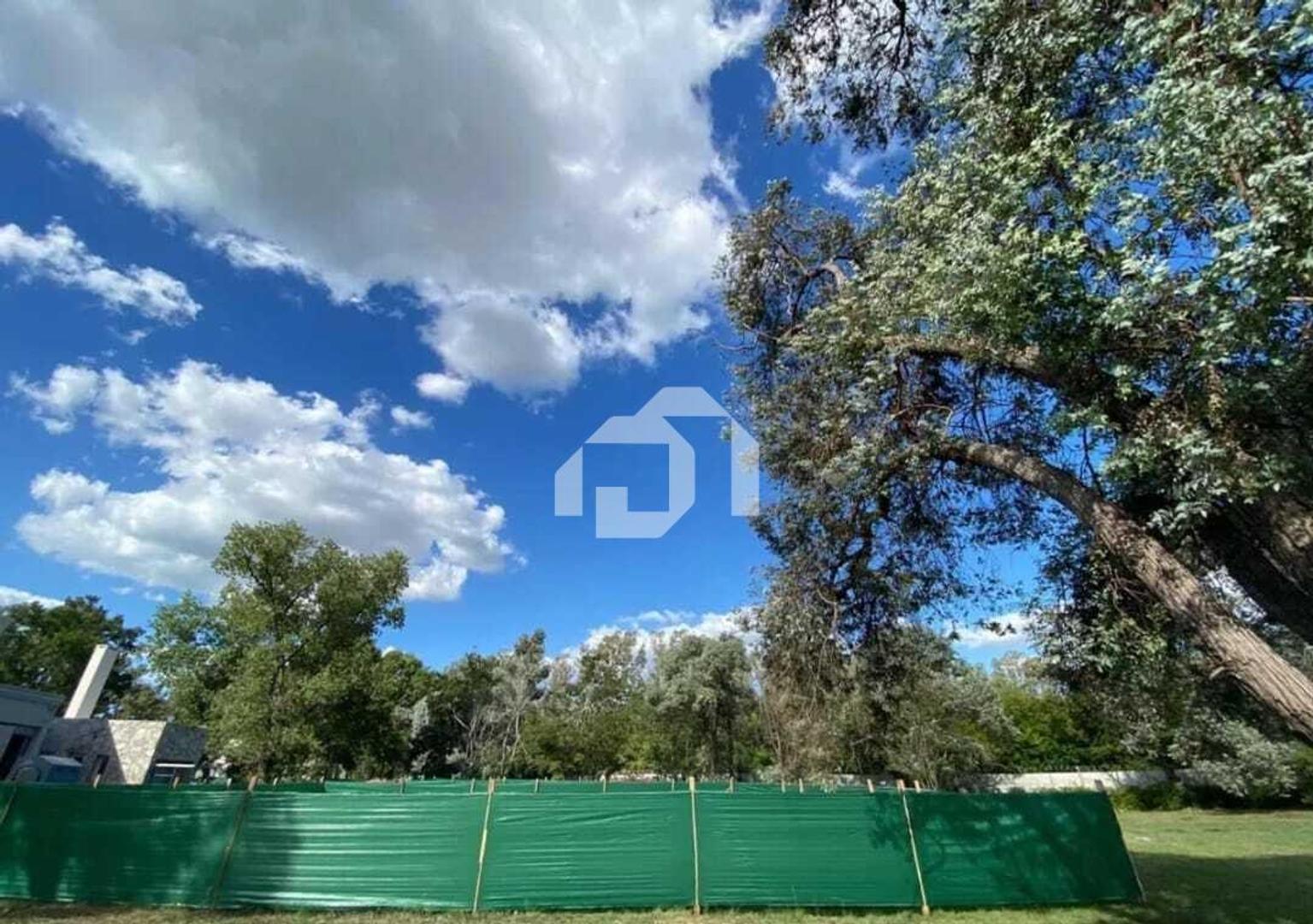 Terreno en venta en Las Casuarinas del Pilar 100