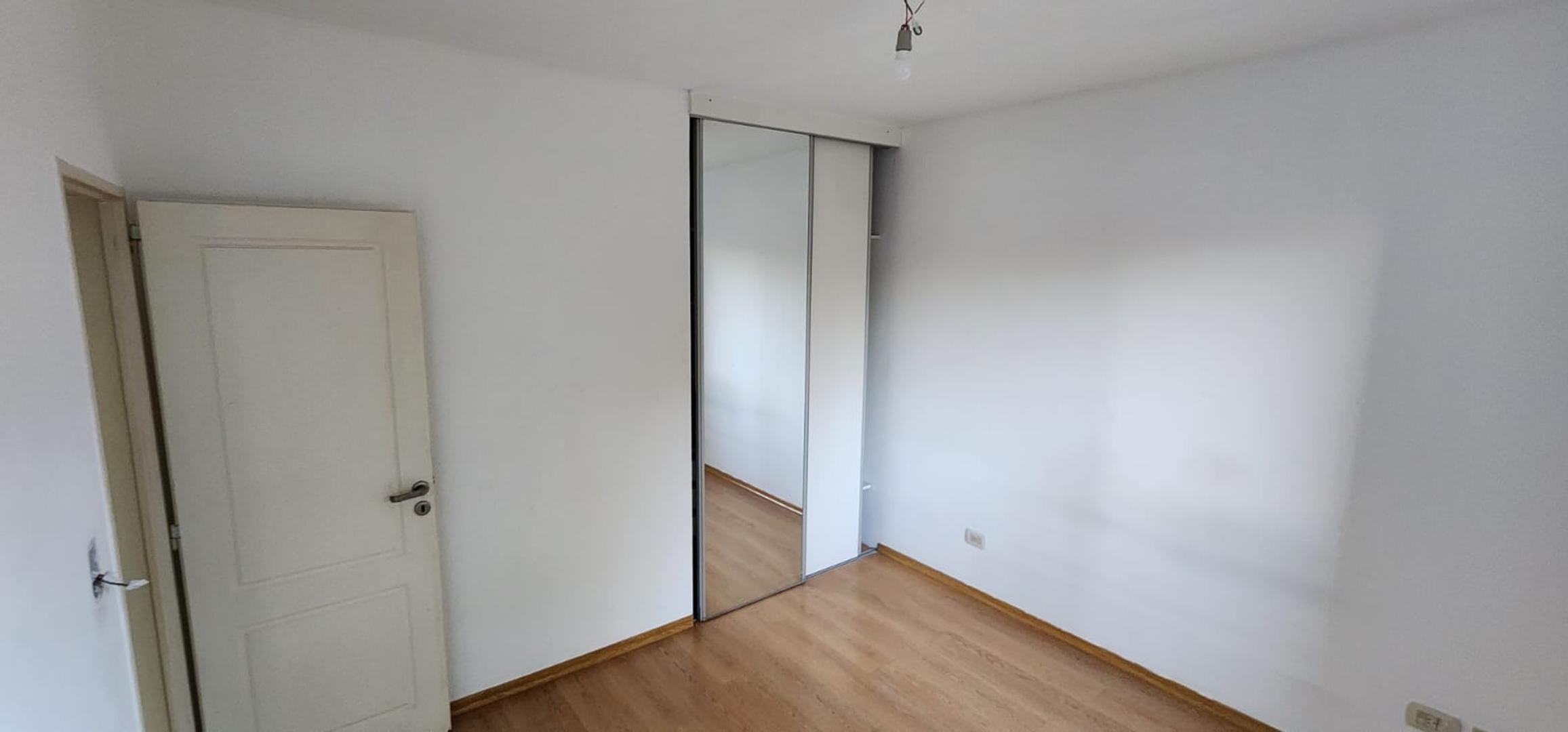 Departamento en Alquiler en Villa Luzuriaga, $ 490.000