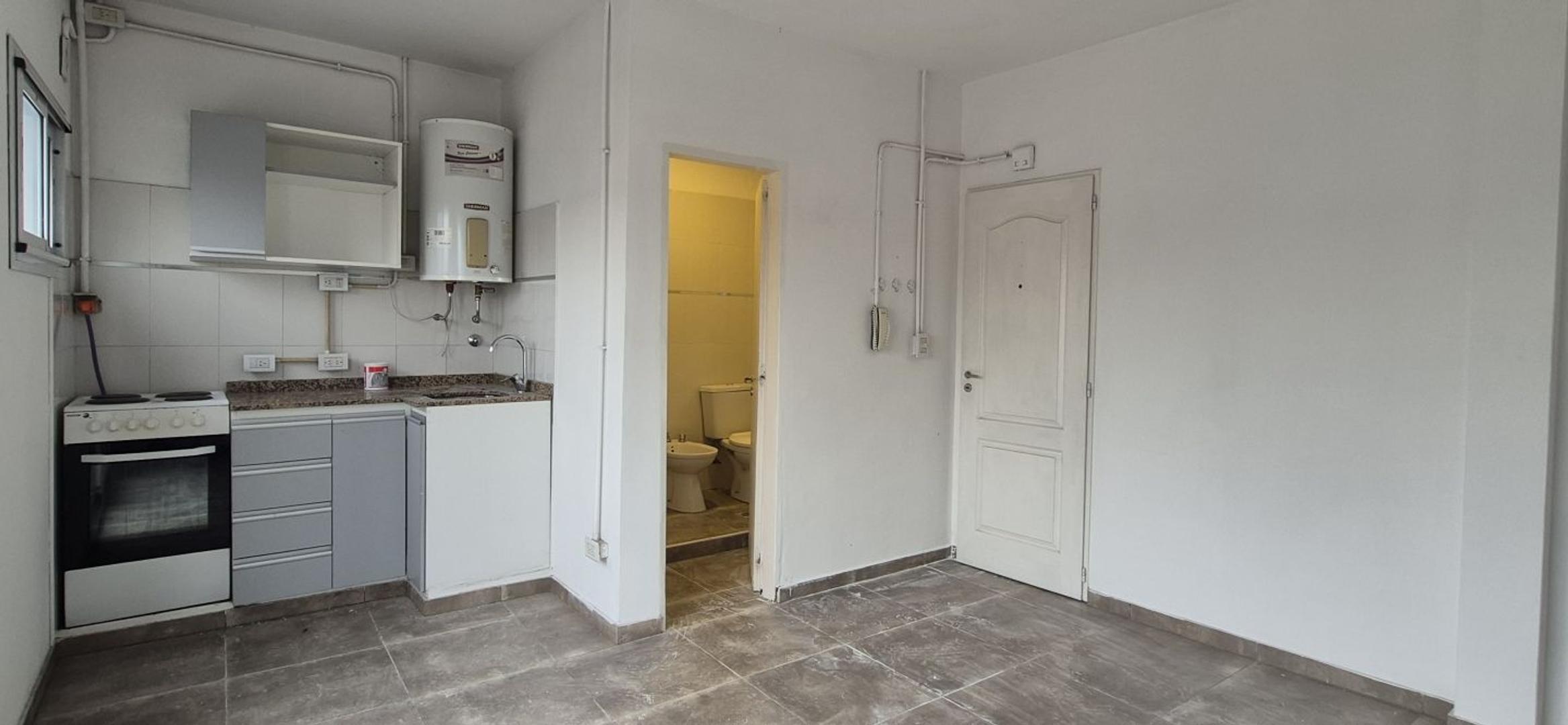 Depto Tipo Casa en Alquiler en Caseros, $ 480.000