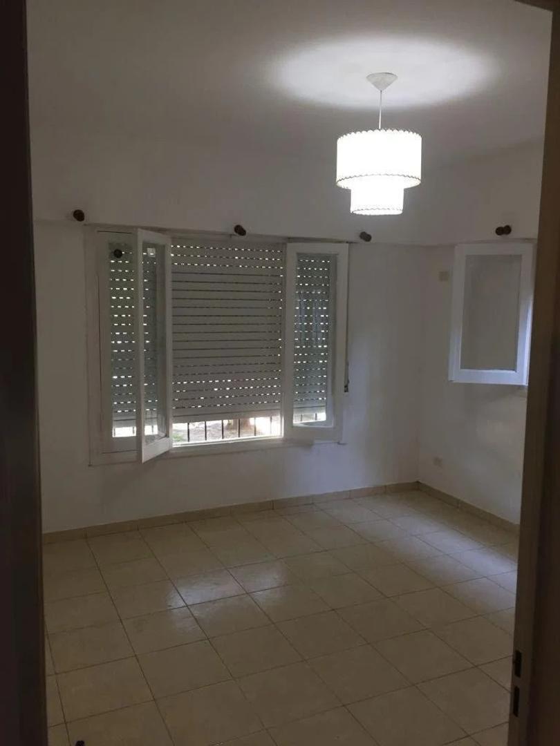 Casa en Venta en Ingeniero Adolfo Sourdeaux, USD 110.000