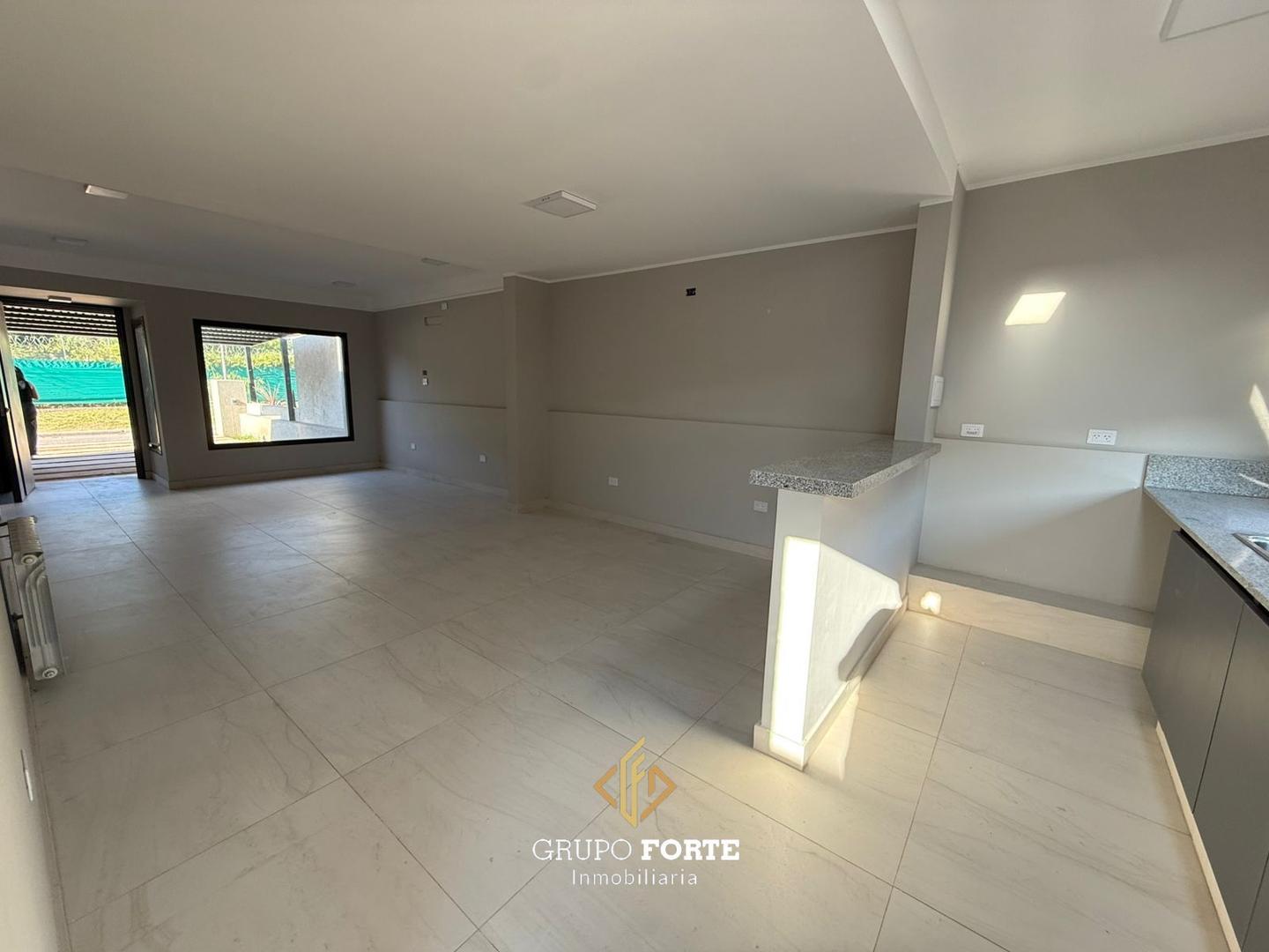 Casa 3 ambientes con 1 baño