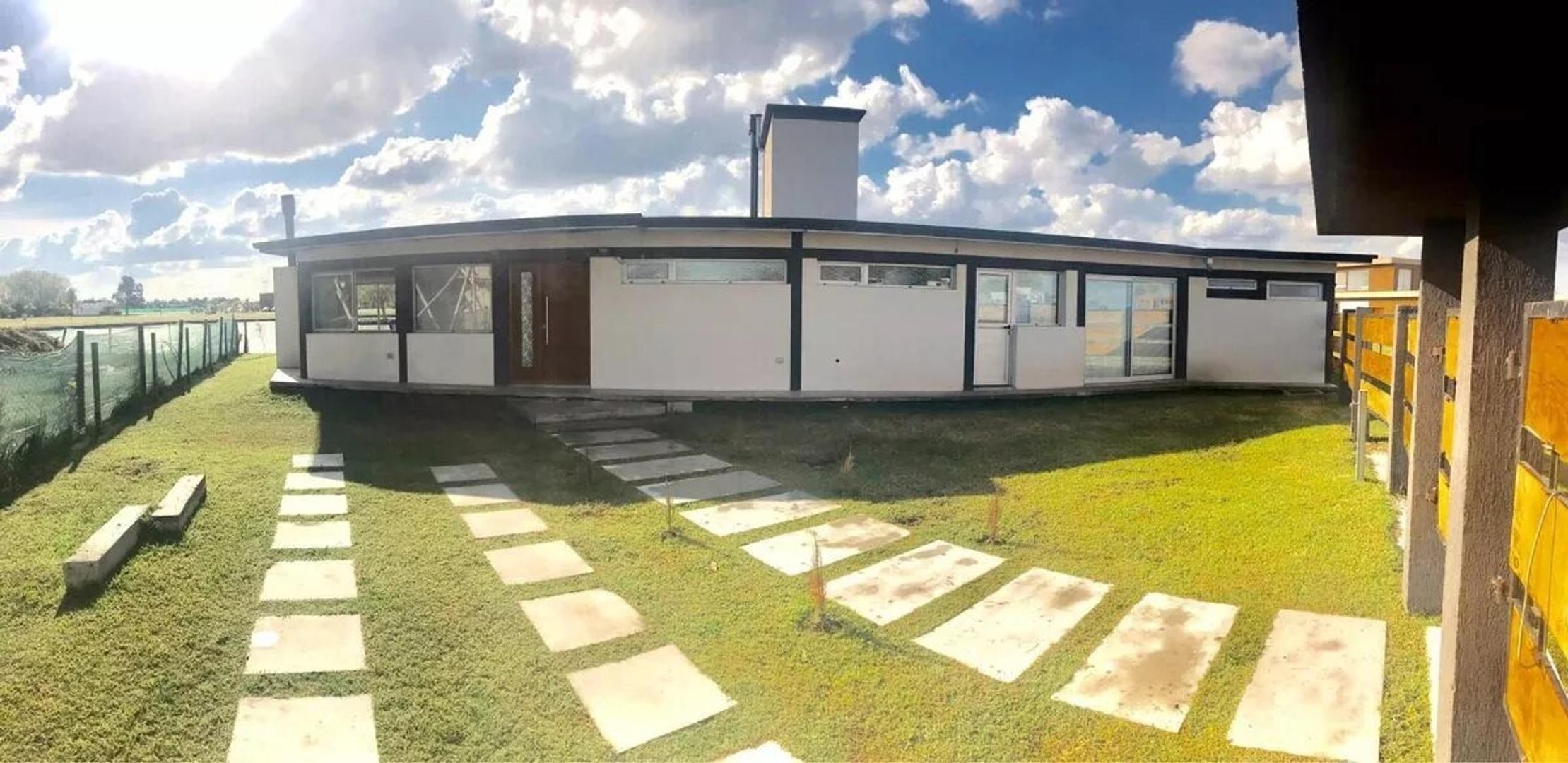 Casa en Venta 4 amb. en Barrio La Alameda-A la Laguna