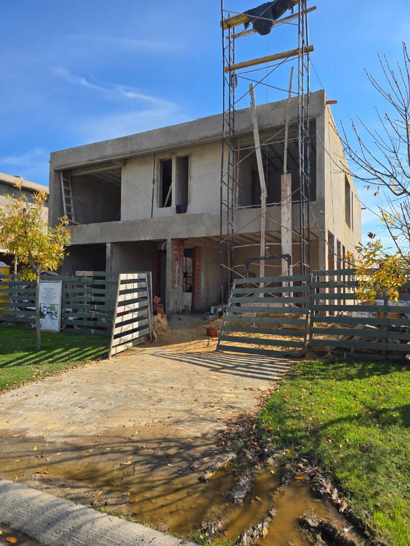 Casa 6 ambientes con 6 baños