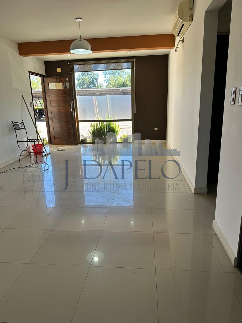 APTO CREDITO 2 Amb,+ 1 Cochera TECHADA,