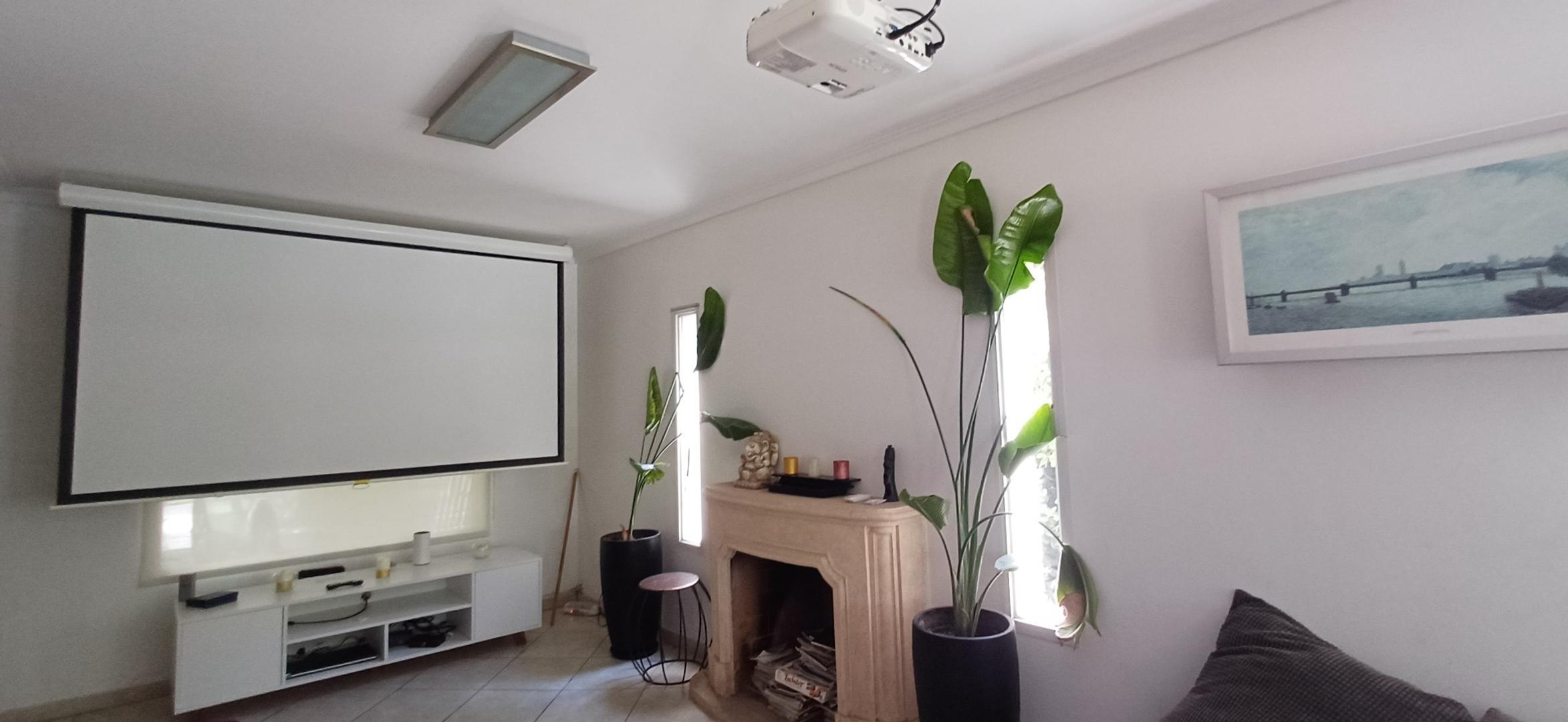 Casa en Alquiler Temporal con 2 cocheras