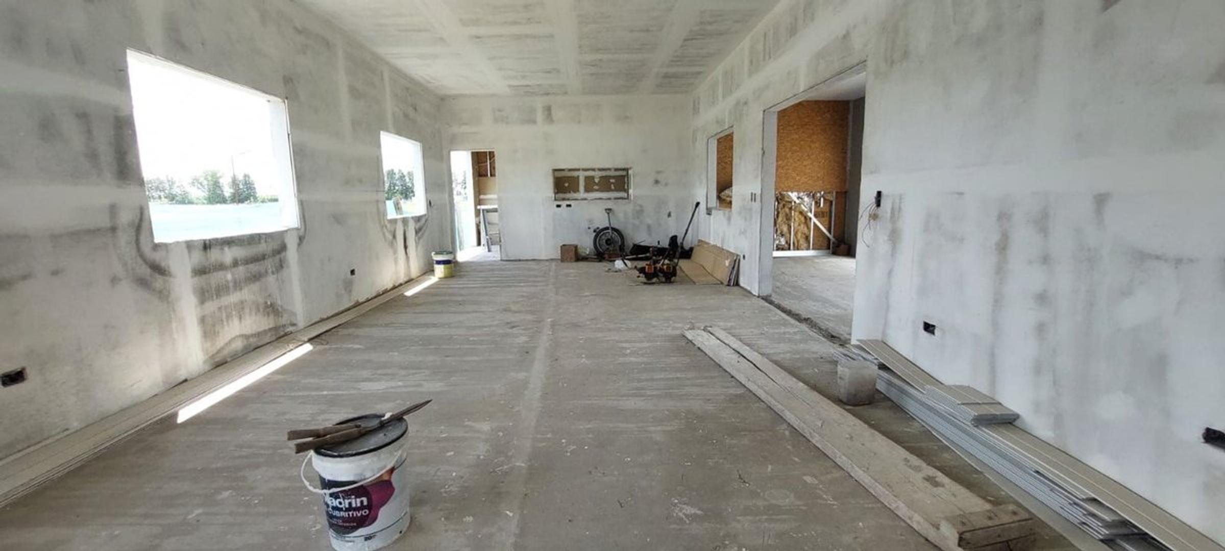 Casa 4 ambientes con 2 baños