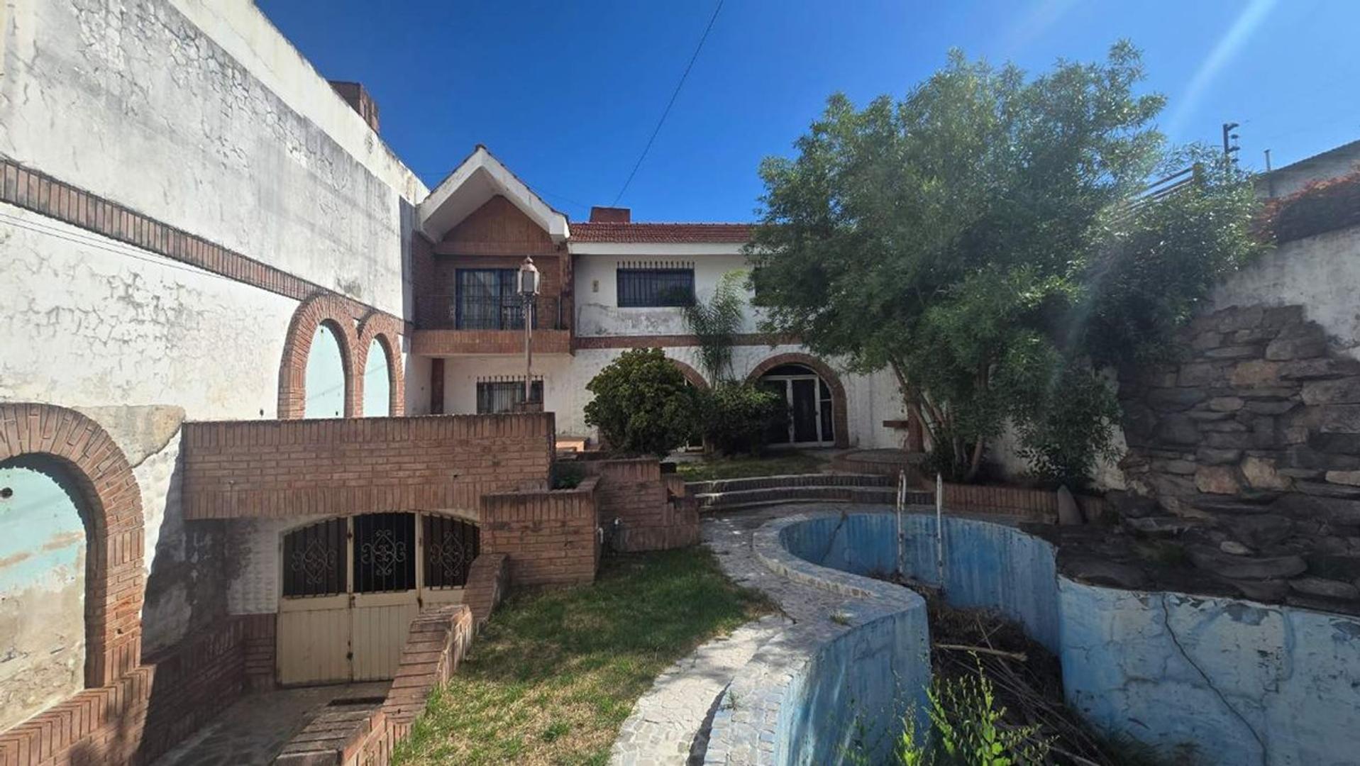 VENTA CASA A REFACCIONAR EN B° SAN SALVADOR