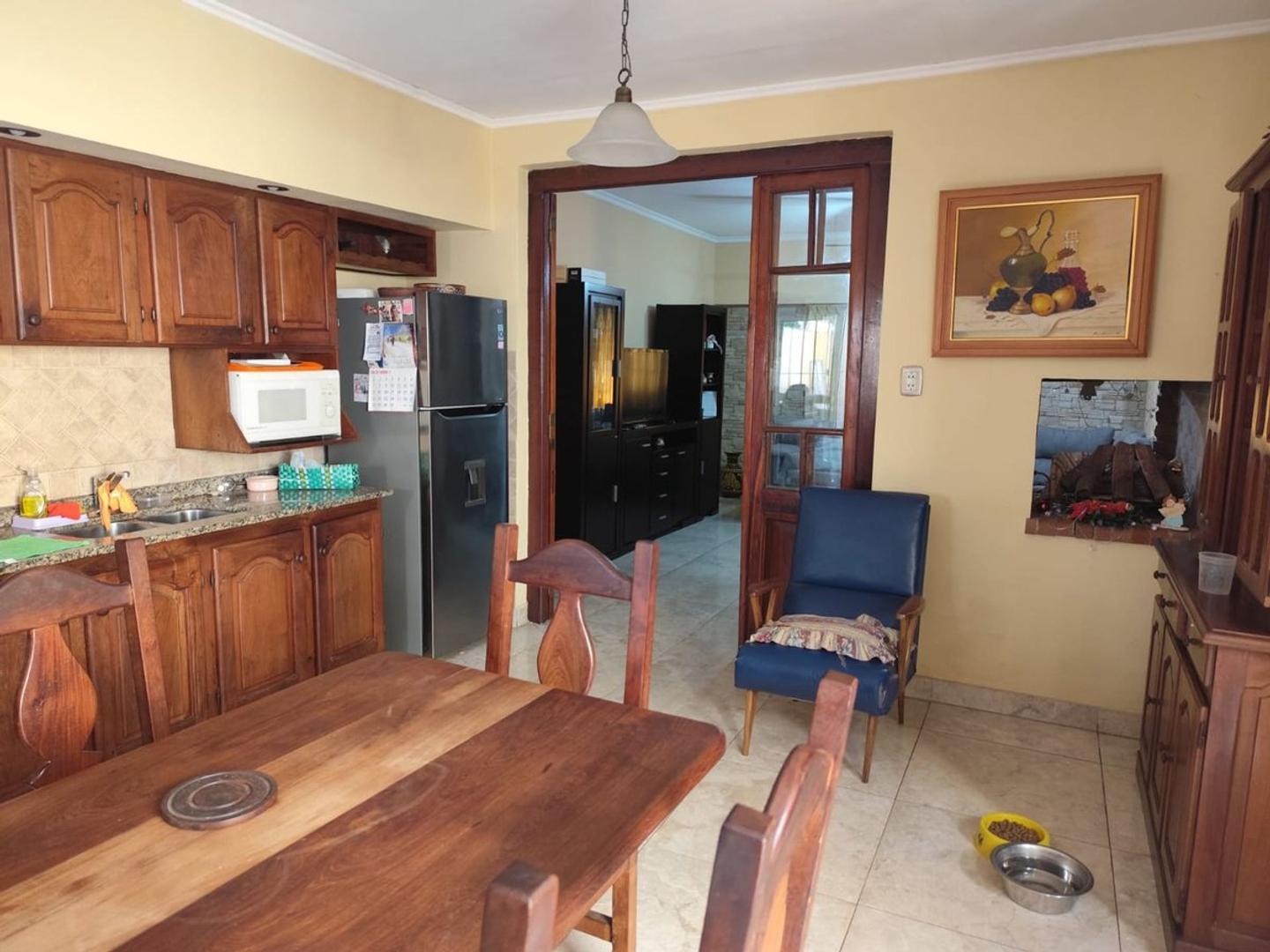 Casa 4 ambientes con 1 baño