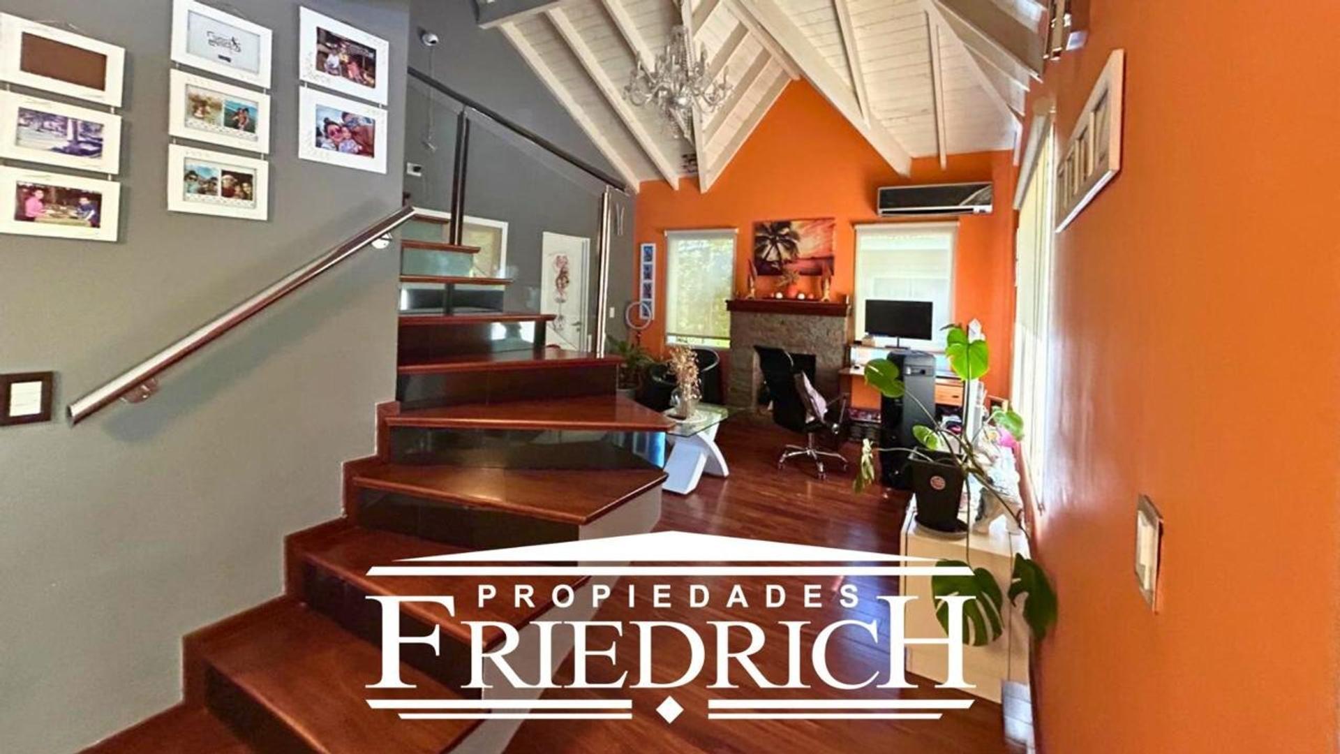 Casa 4 ambientes con 2 baños