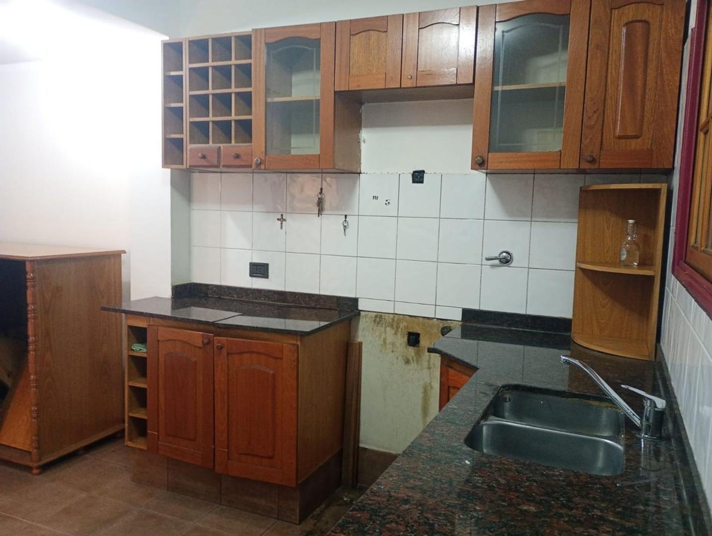 Casa 4 ambientes con 1 baño