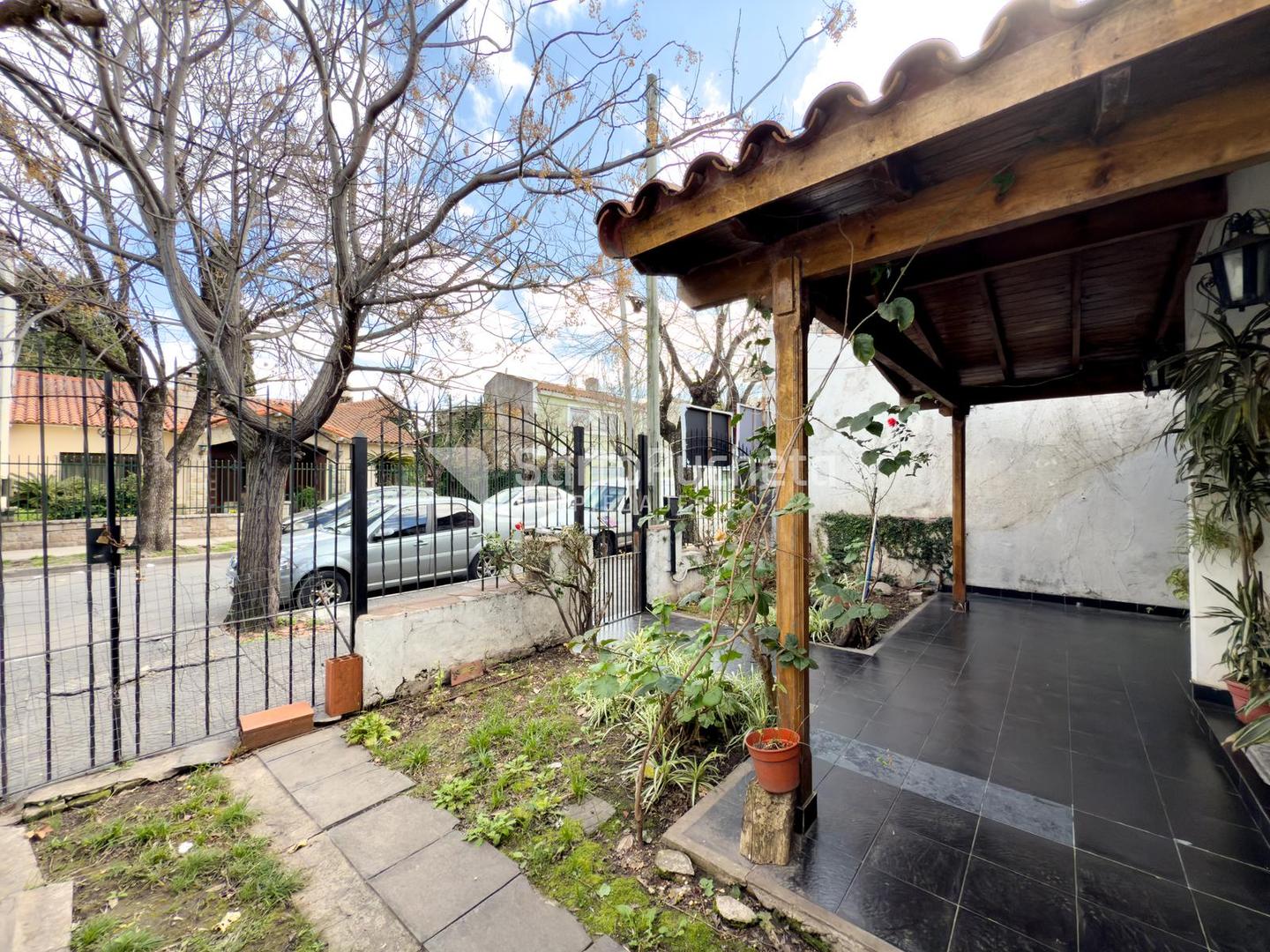 Casa en Venta con 1 cochera