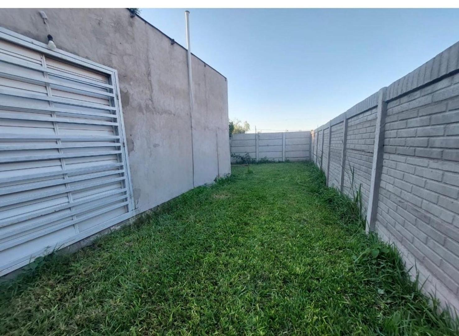 Casa 3 ambientes con 1 baño