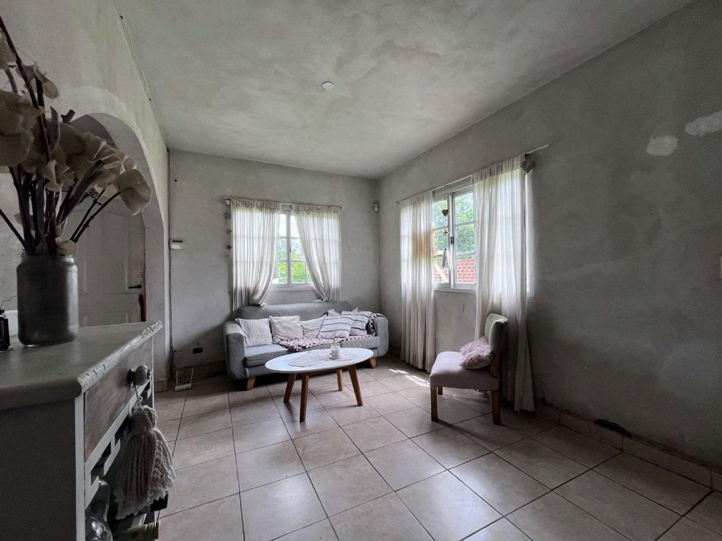 Casa 4 ambientes con 1 baño