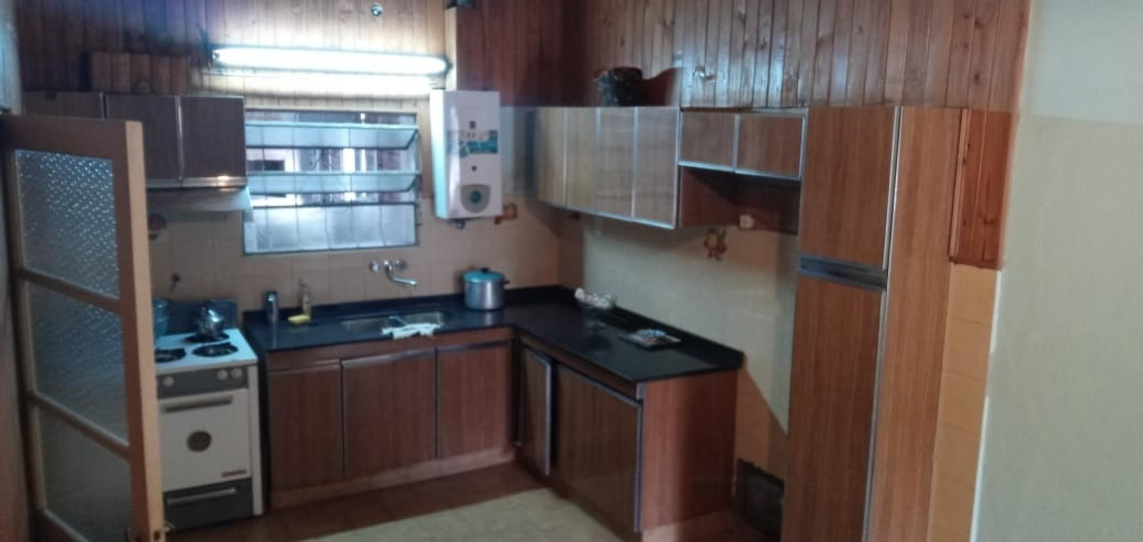 Casa 2 dorm Barrio La Consolata