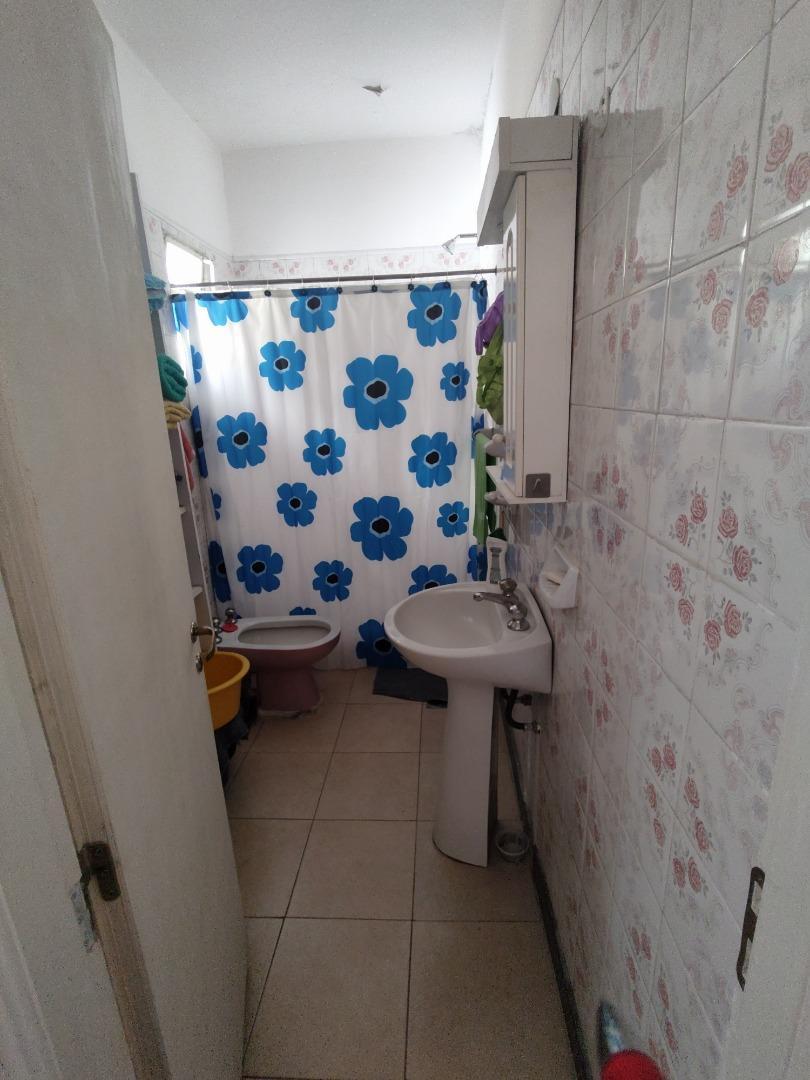 AMPLIA CASA DE TRES AMBIENTES CON DEPENDENCIAS MONOAMBIENTE