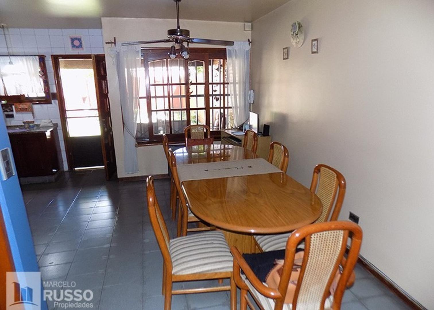 Depto Tipo Casa 4 ambientes con 2 baños