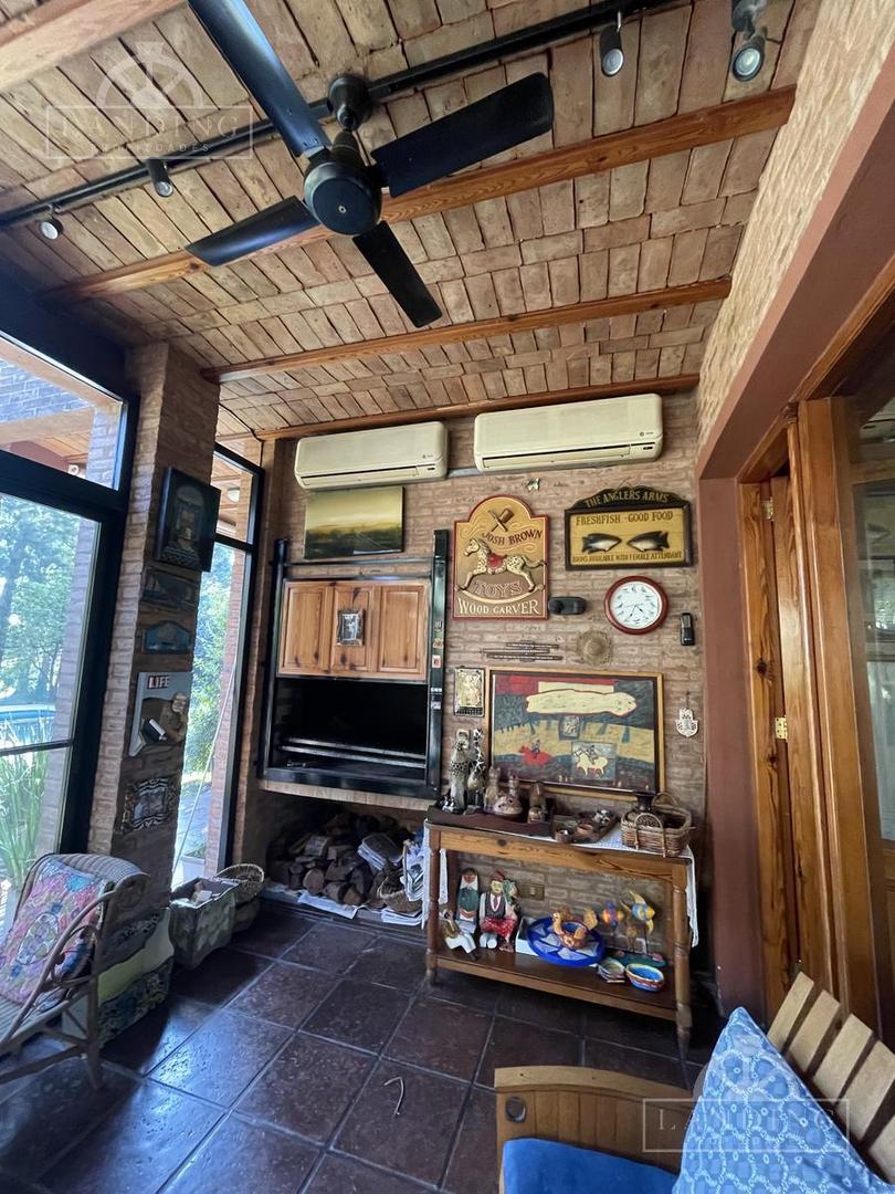 Casa 7 ambientes con 3 baños