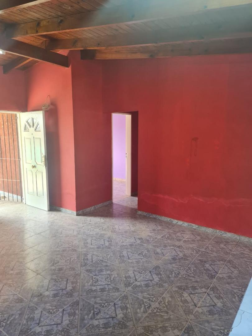 Casa en Alquiler con 1 cochera