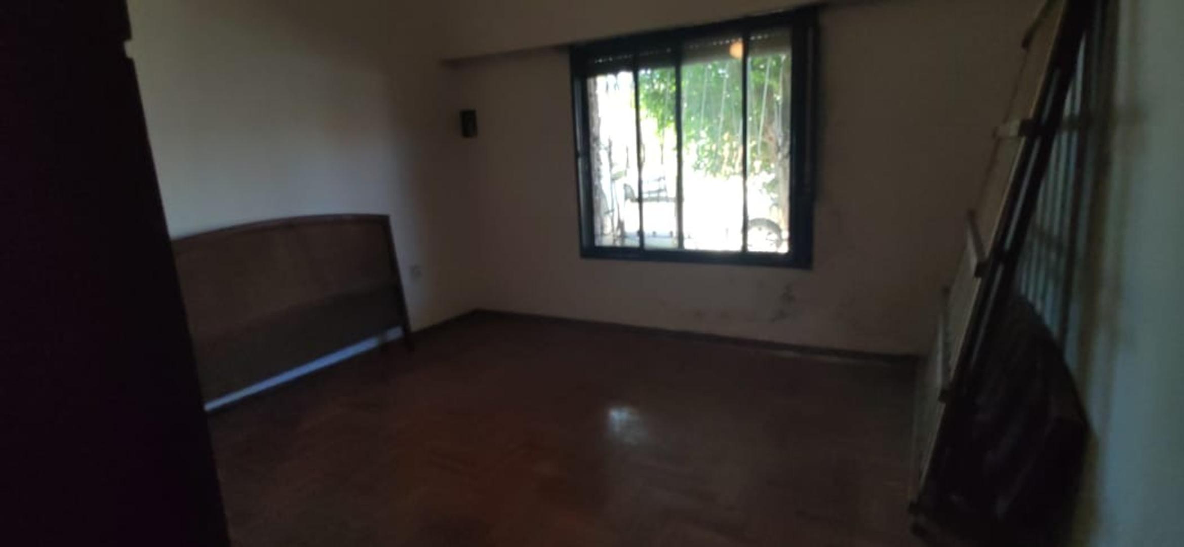 Casa con local, venta en bloque NUEVO VALOR