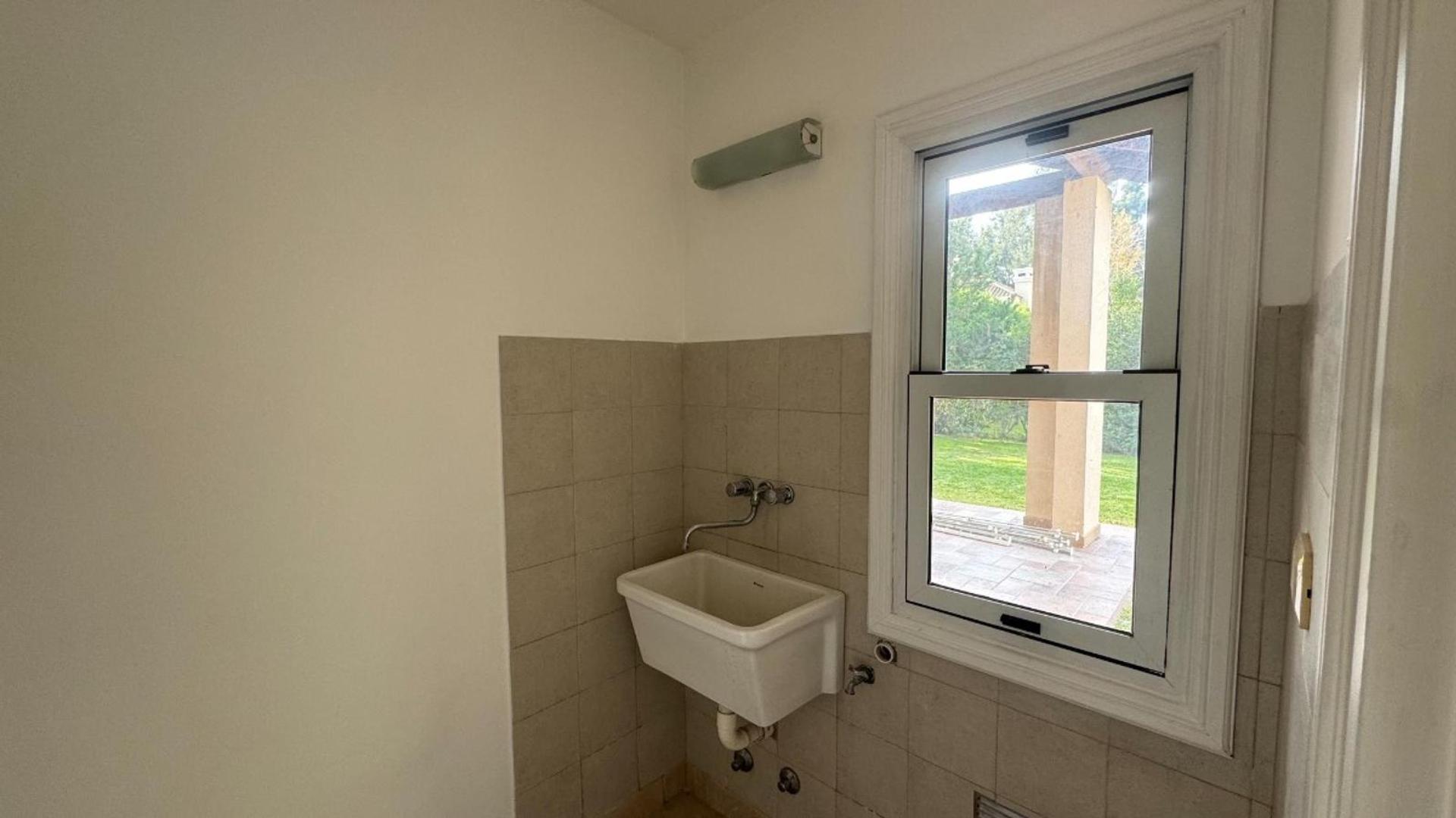 Casa en Venta en San Vicente, USD 230.000