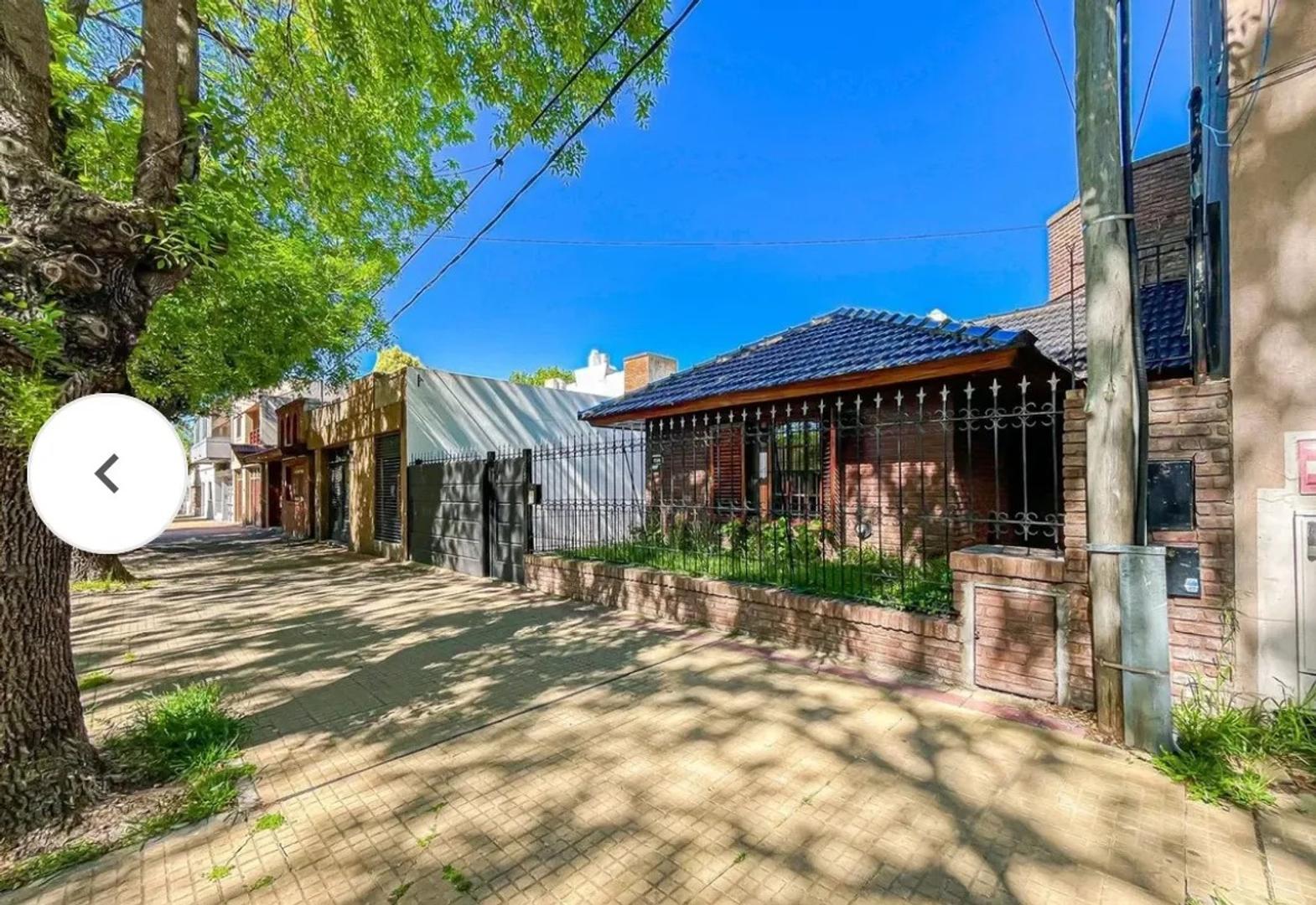 Venta de CASA tres dormitorios, La Plata