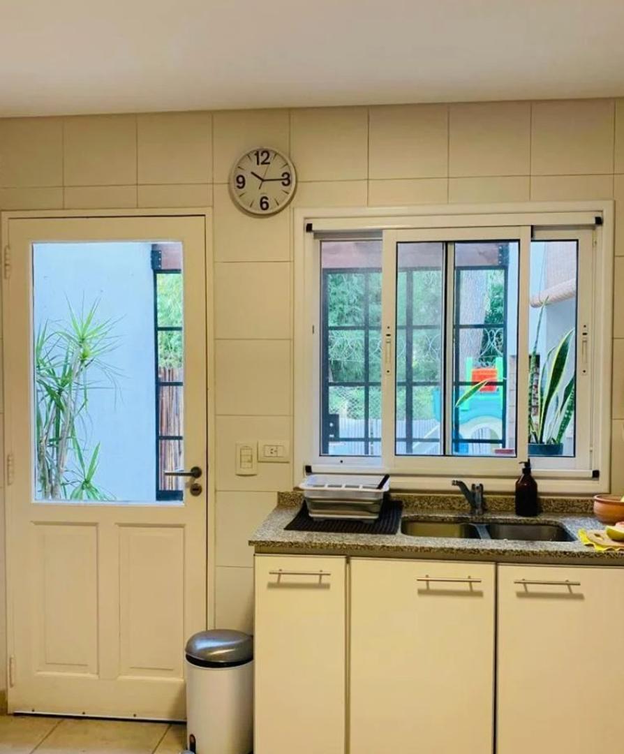 Duplex 3 Amb con Patio Cubierto, Jardin Trasero y Cochera