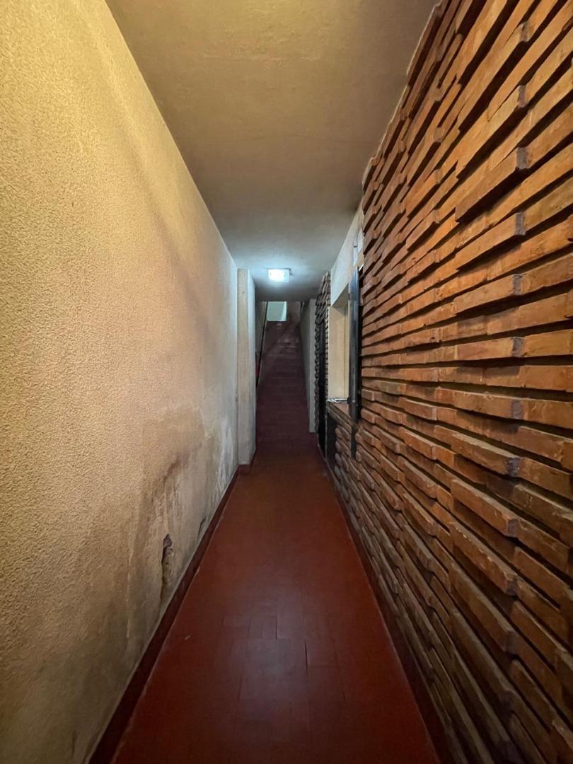 Mercedes 400, Piso 1