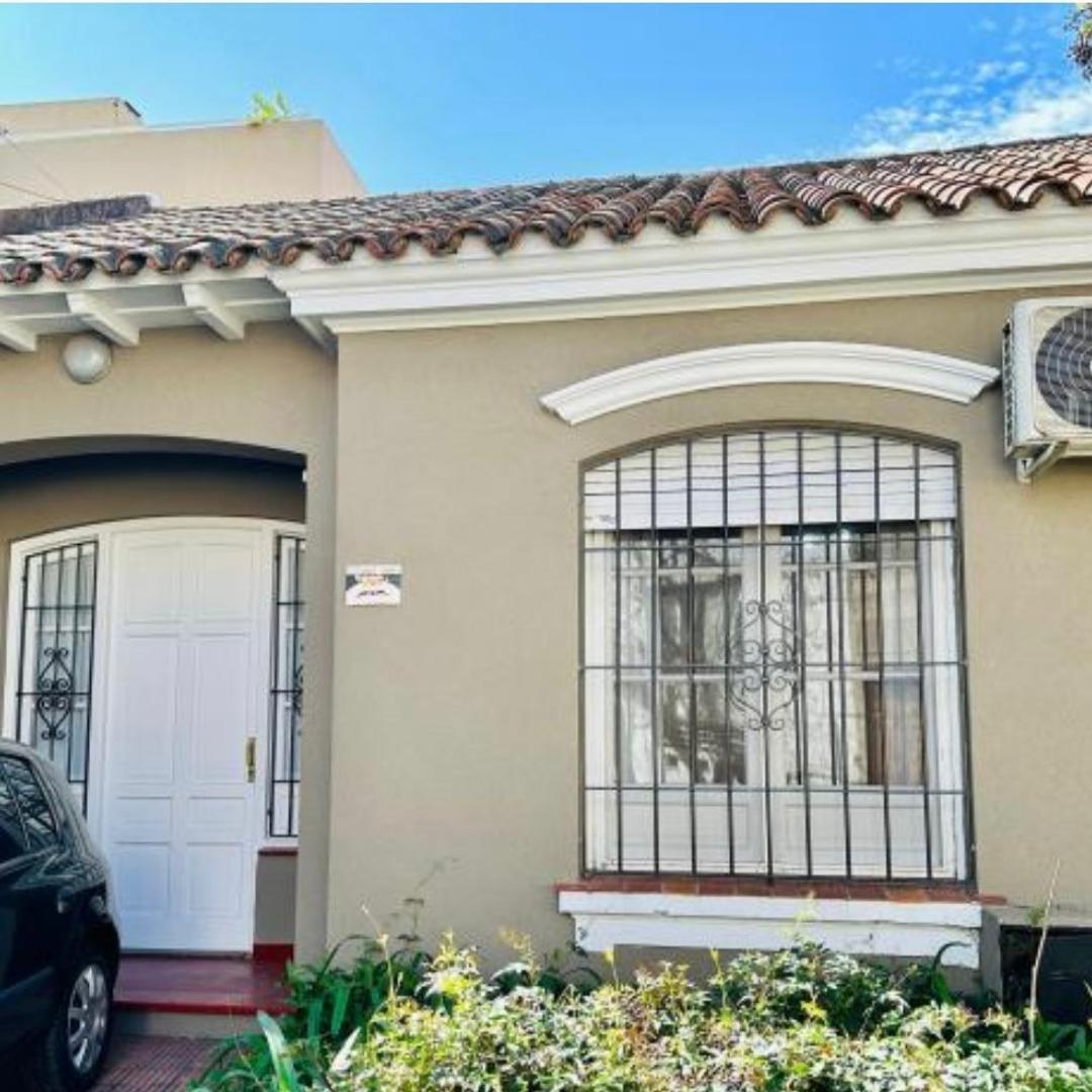 Casa 2 ambientes con 1 baño