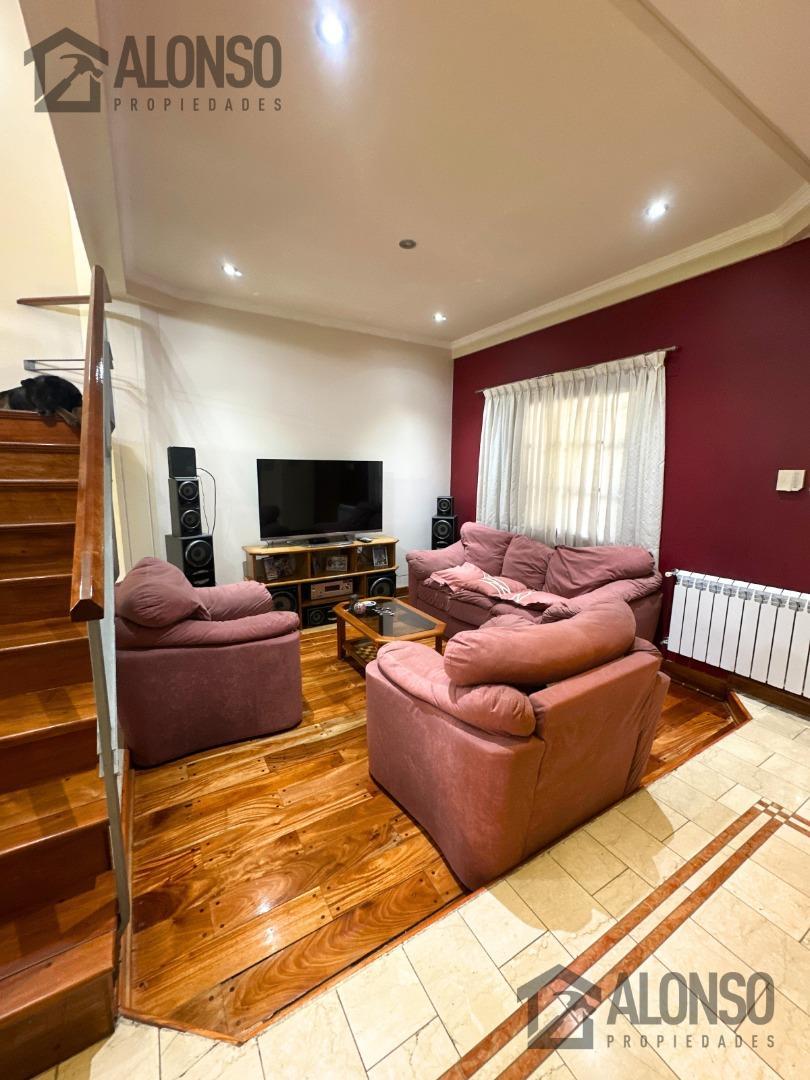 Casa en Venta con 1 cochera