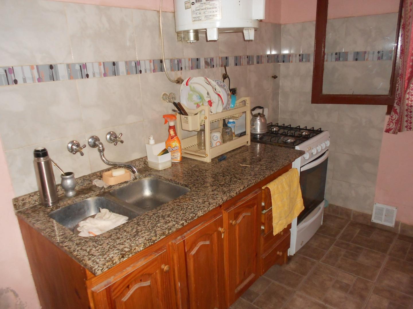 Casa 3 ambientes con 1 baño