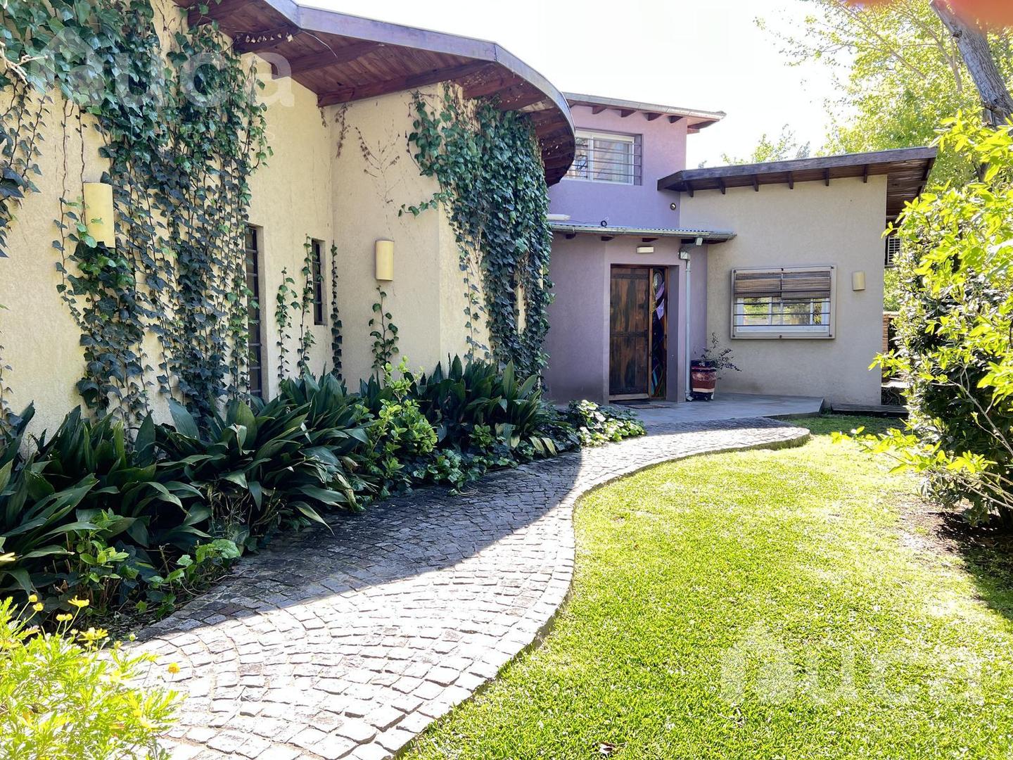 ALQ VERANO Marzo y VENTA APTA CREDITO | Excelente CASA Muy Luminosa c/Jardin y Pileta | Las Chacras