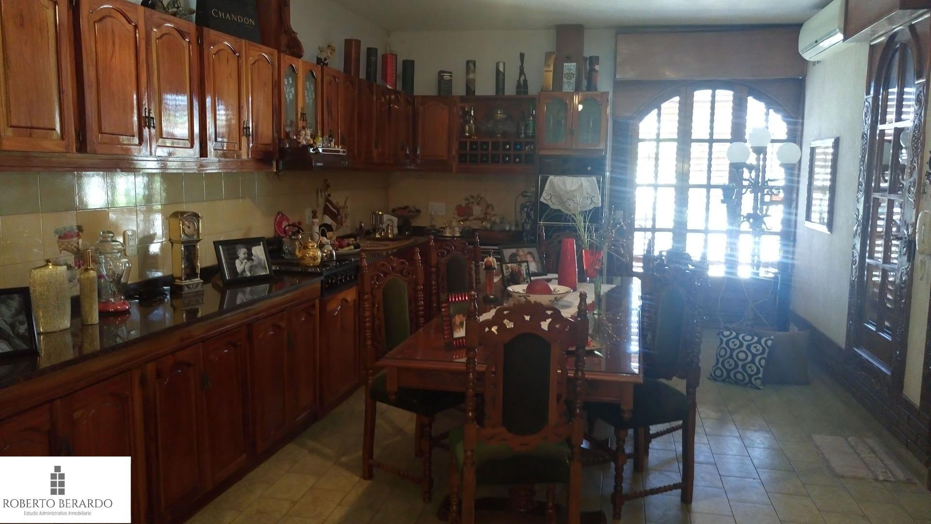 Casa sobre Lopez y Planes