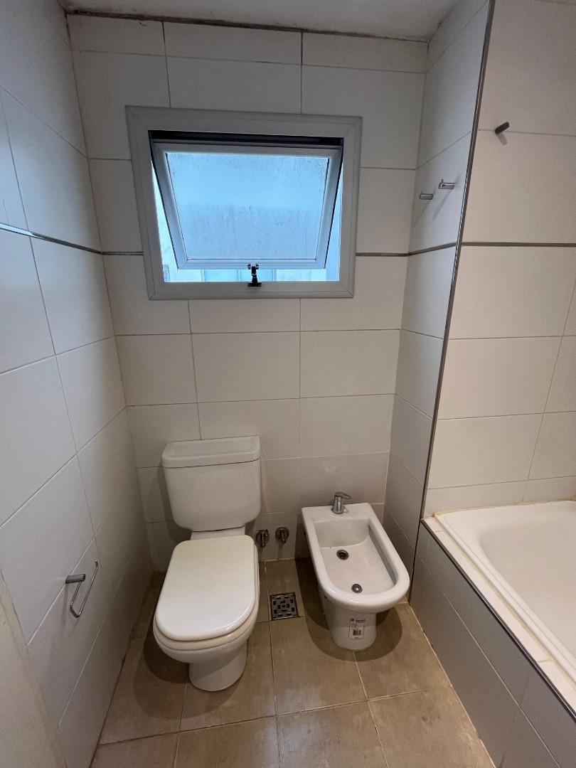 Juramento 1400, Piso 5