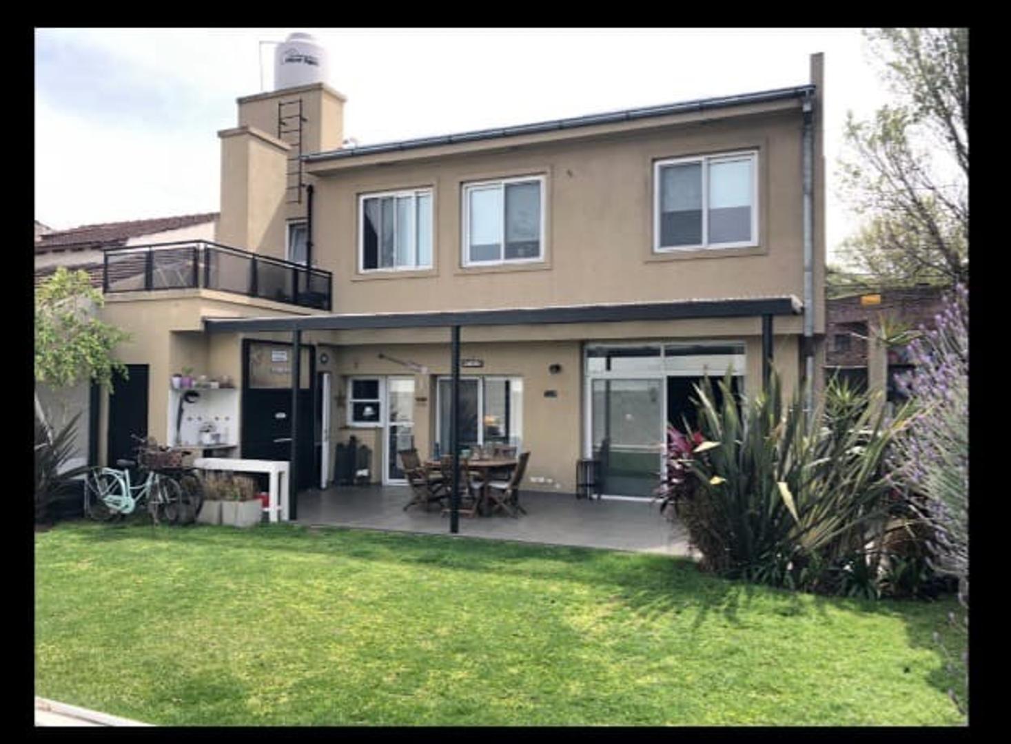 Casa 4 ambientes con 3 baños