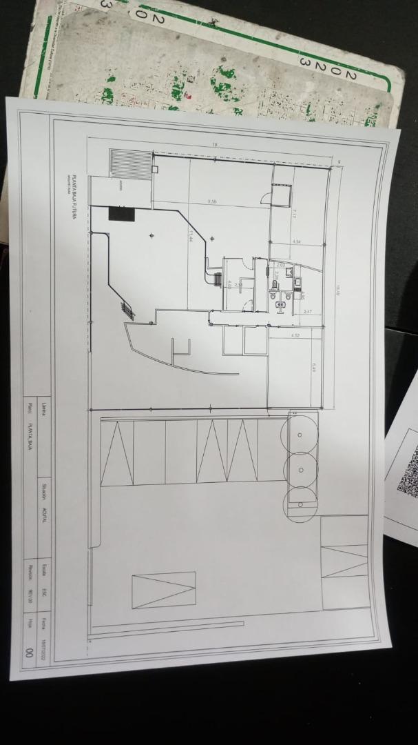 Local en Morón - En esquina