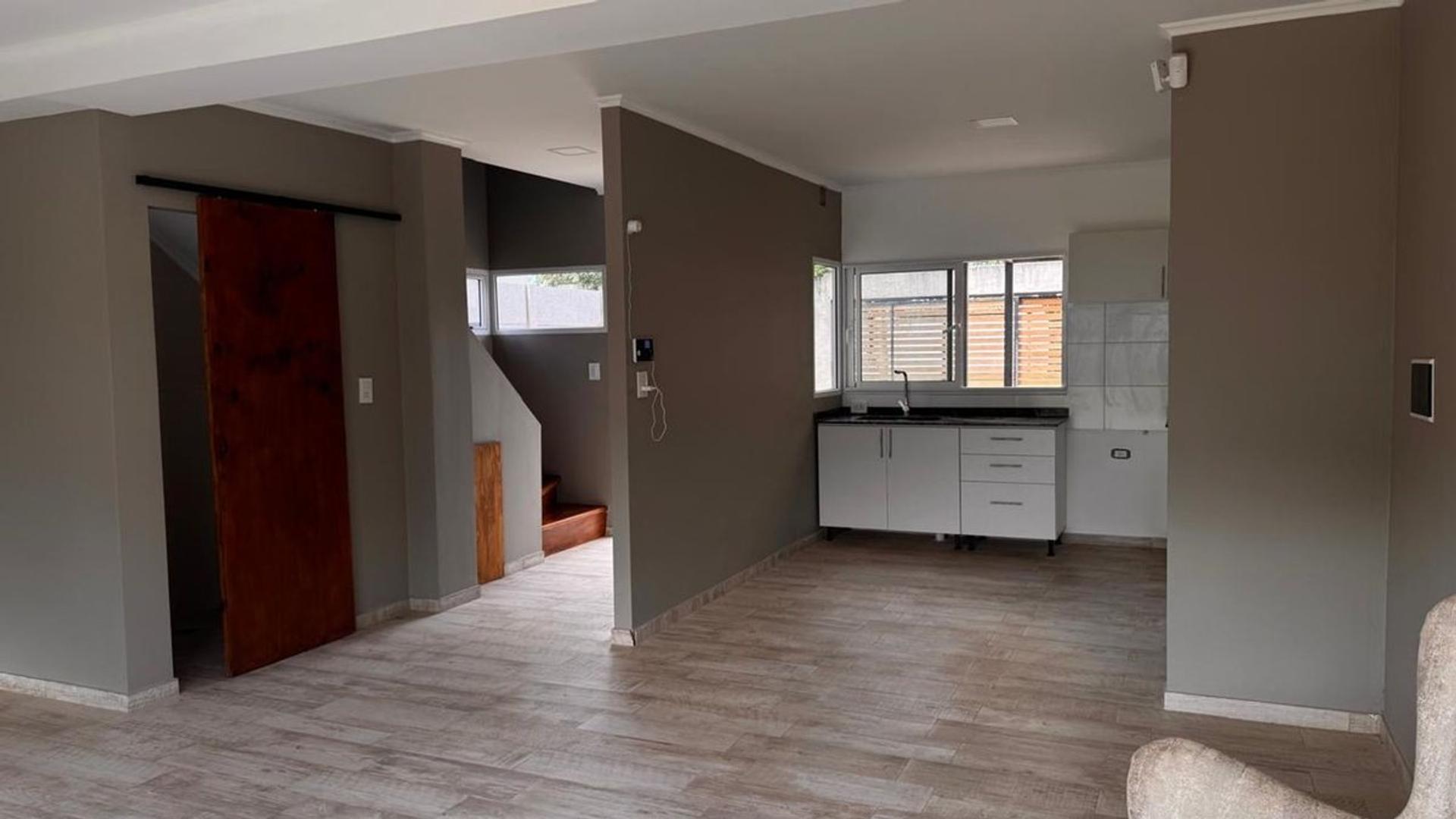 Depto Tipo Casa en Alquiler al Sur