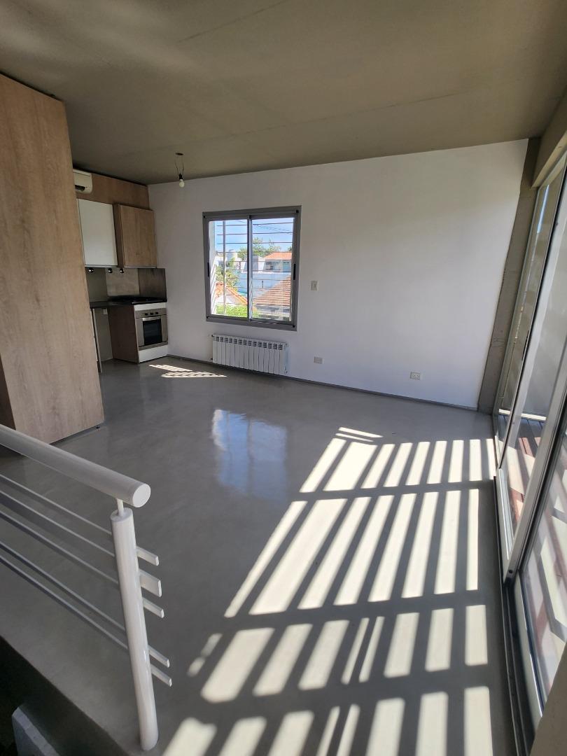 Casa 2 ambientes con 2 baños