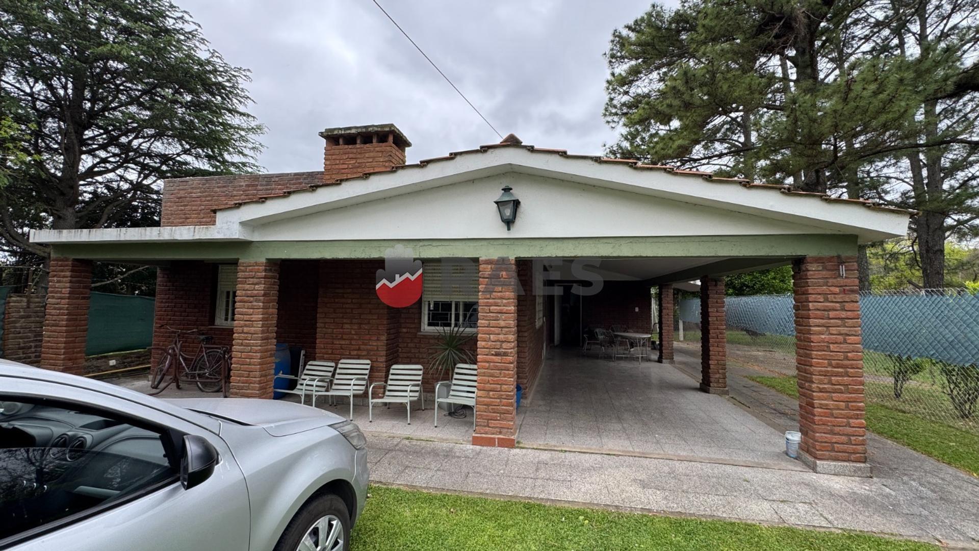 SE VENDE CASA QUINTA CON PILETA Y GRAN PARQUE