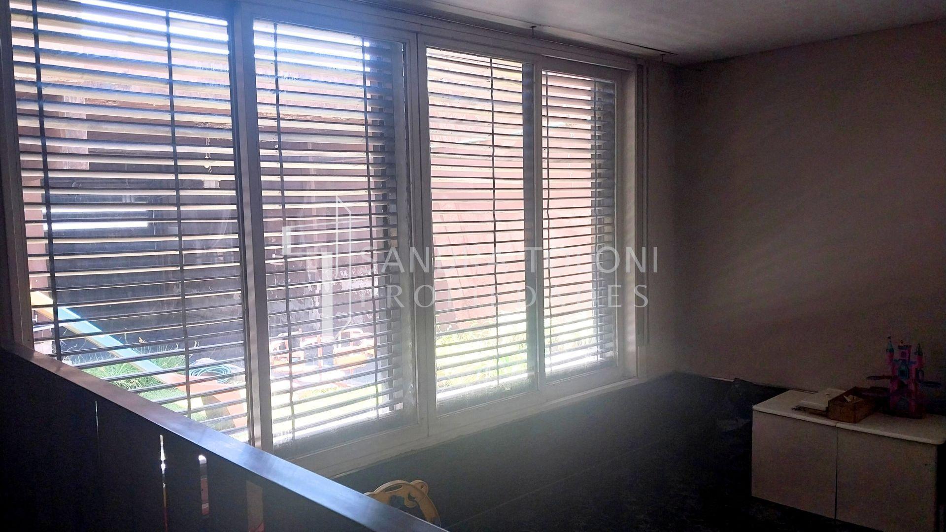 Casa con Local Comercial - APTO CRÉDITO