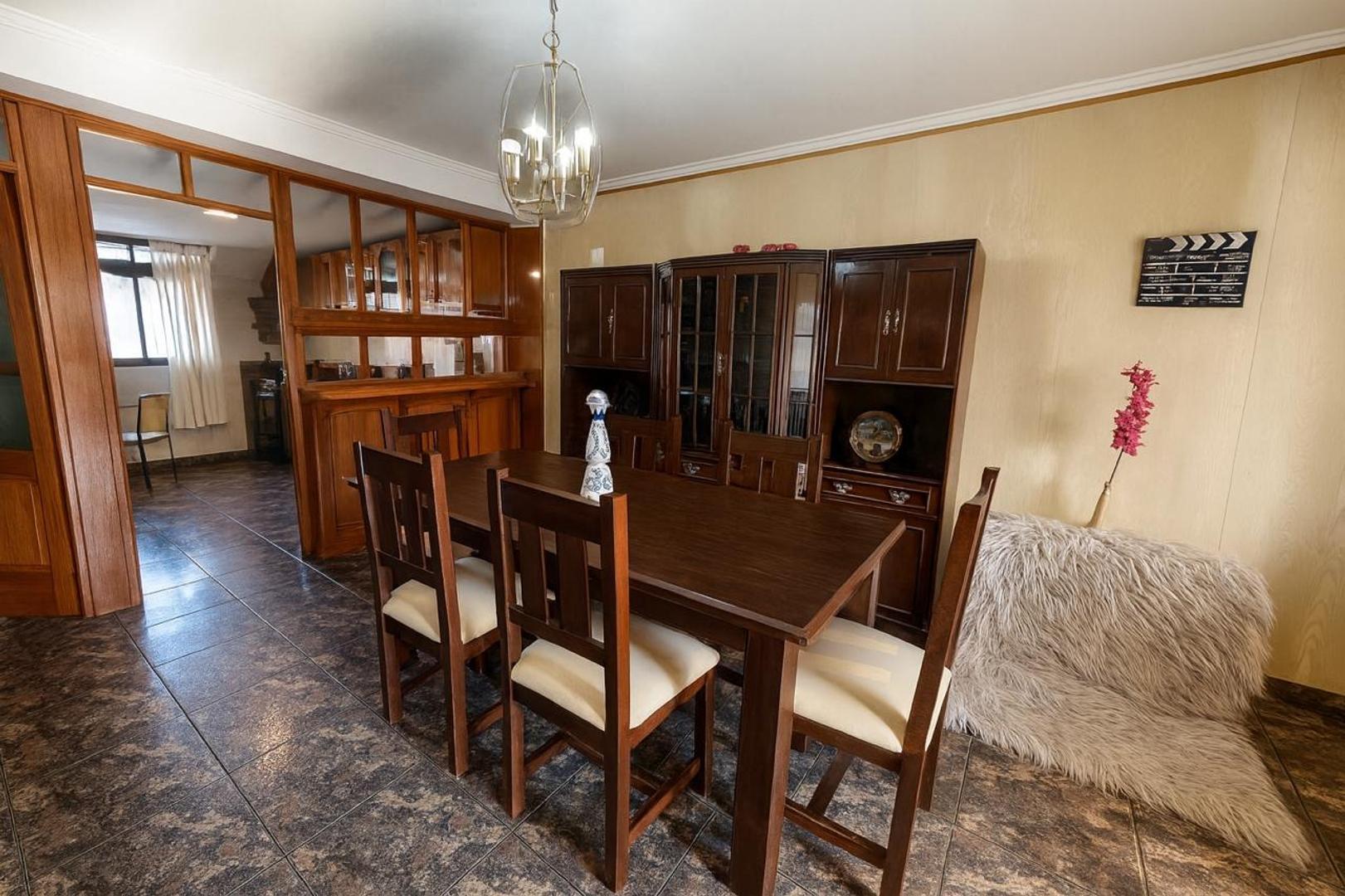 Depto Tipo Casa 4 ambientes con 2 baños