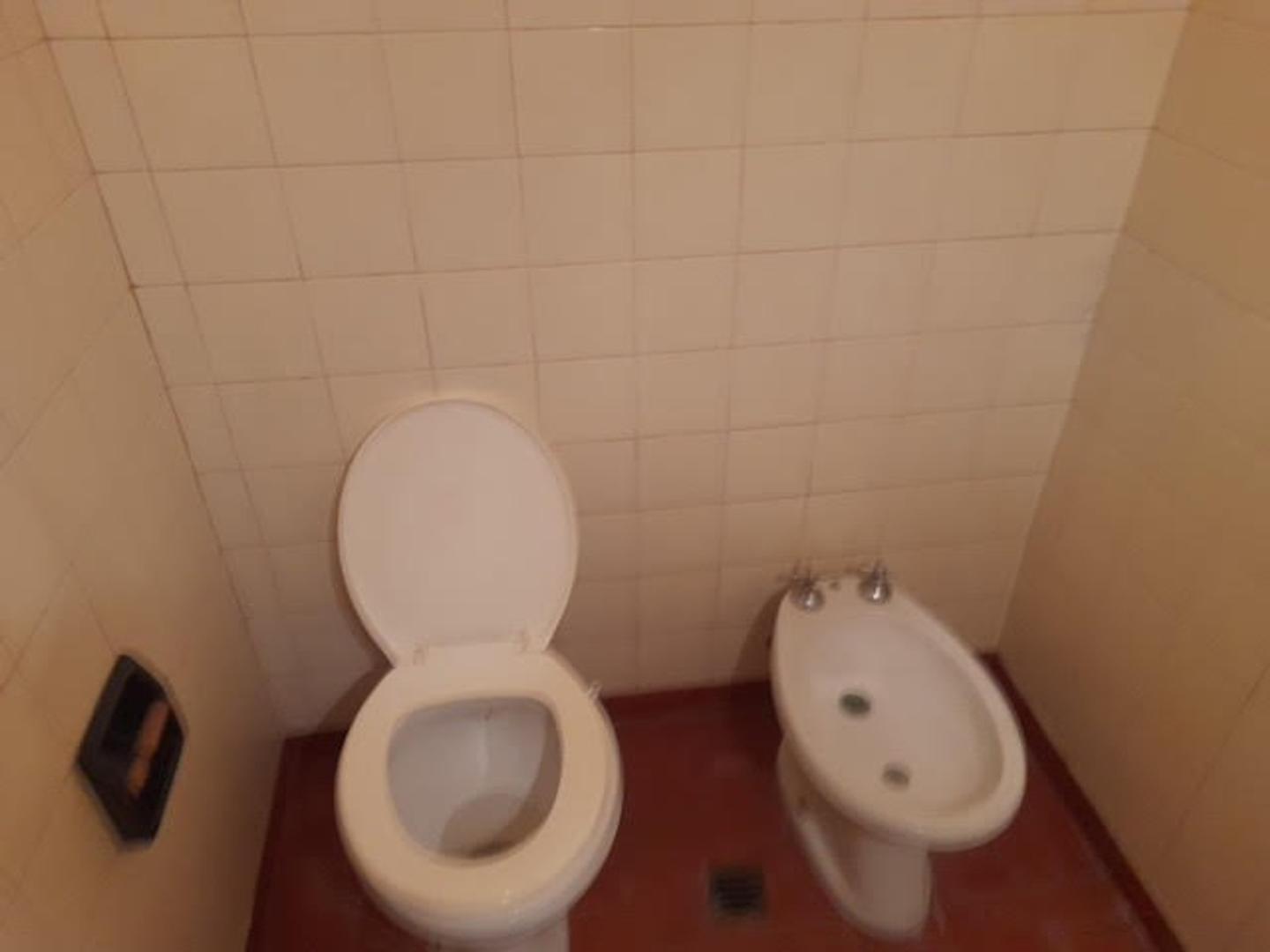 Monoambiente con patio-planta baja.Excelente ubicacion