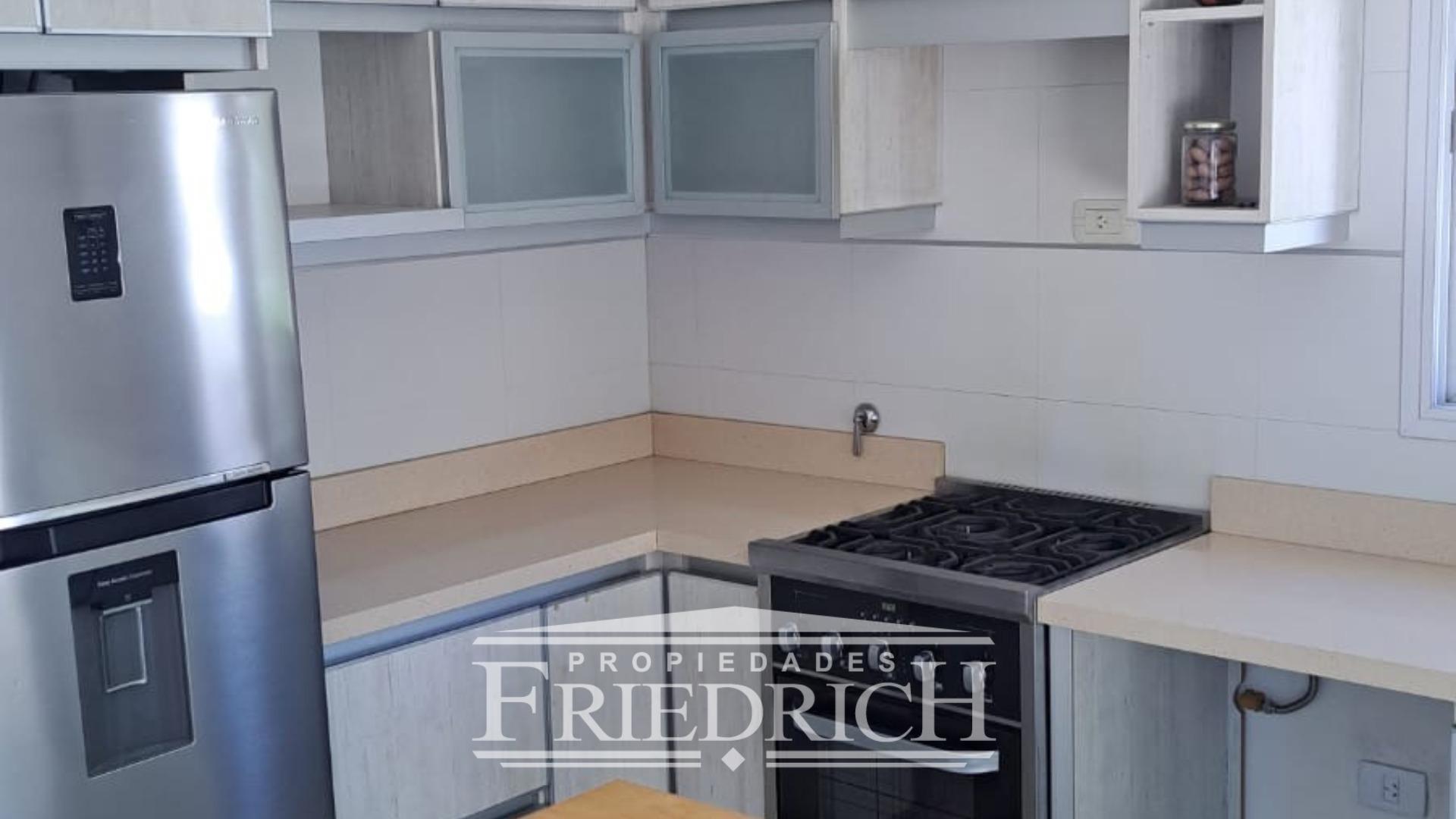 Casa en Alquiler de 3 dormitorios