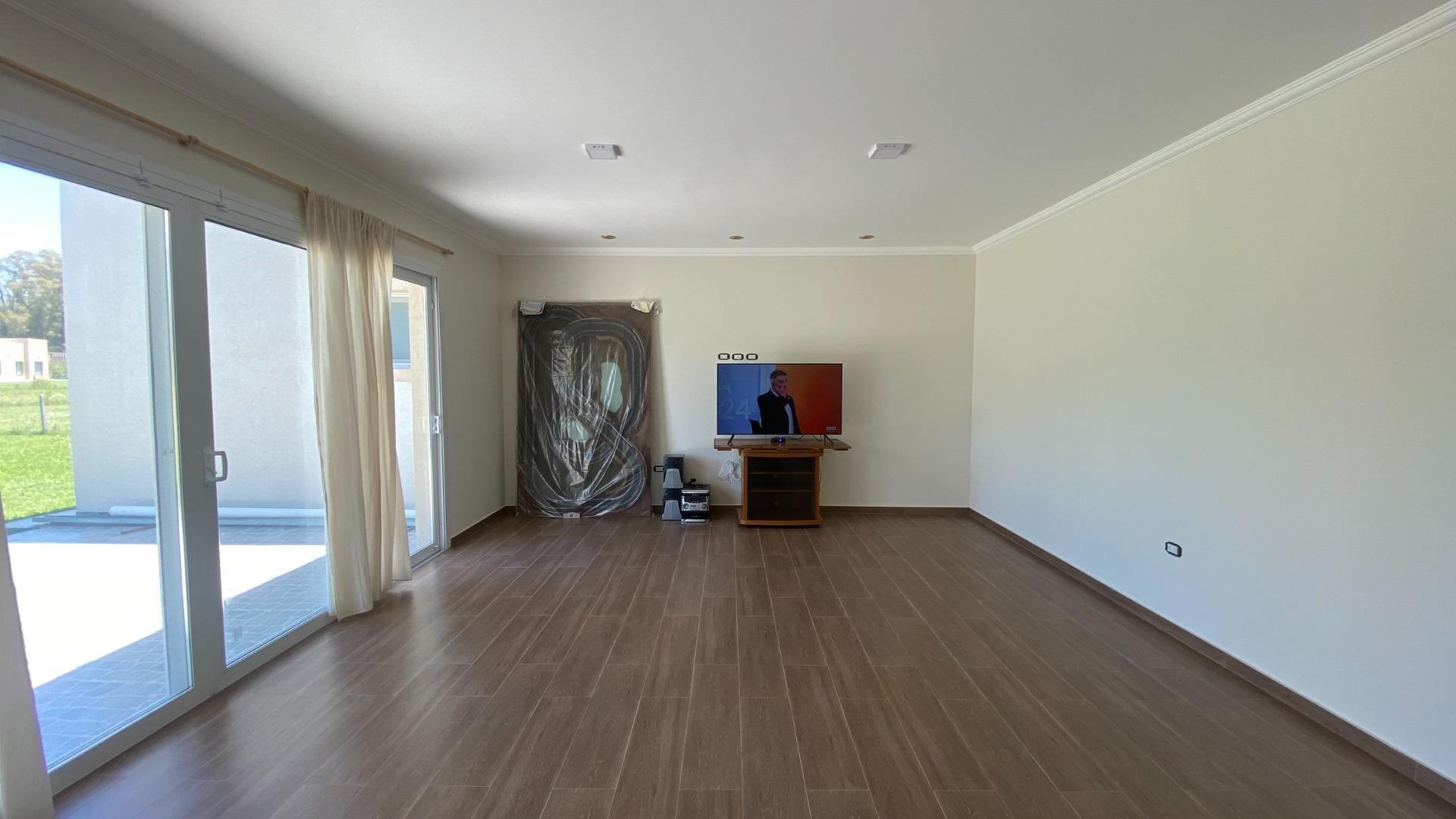 Casa en Venta con 6 cocheras